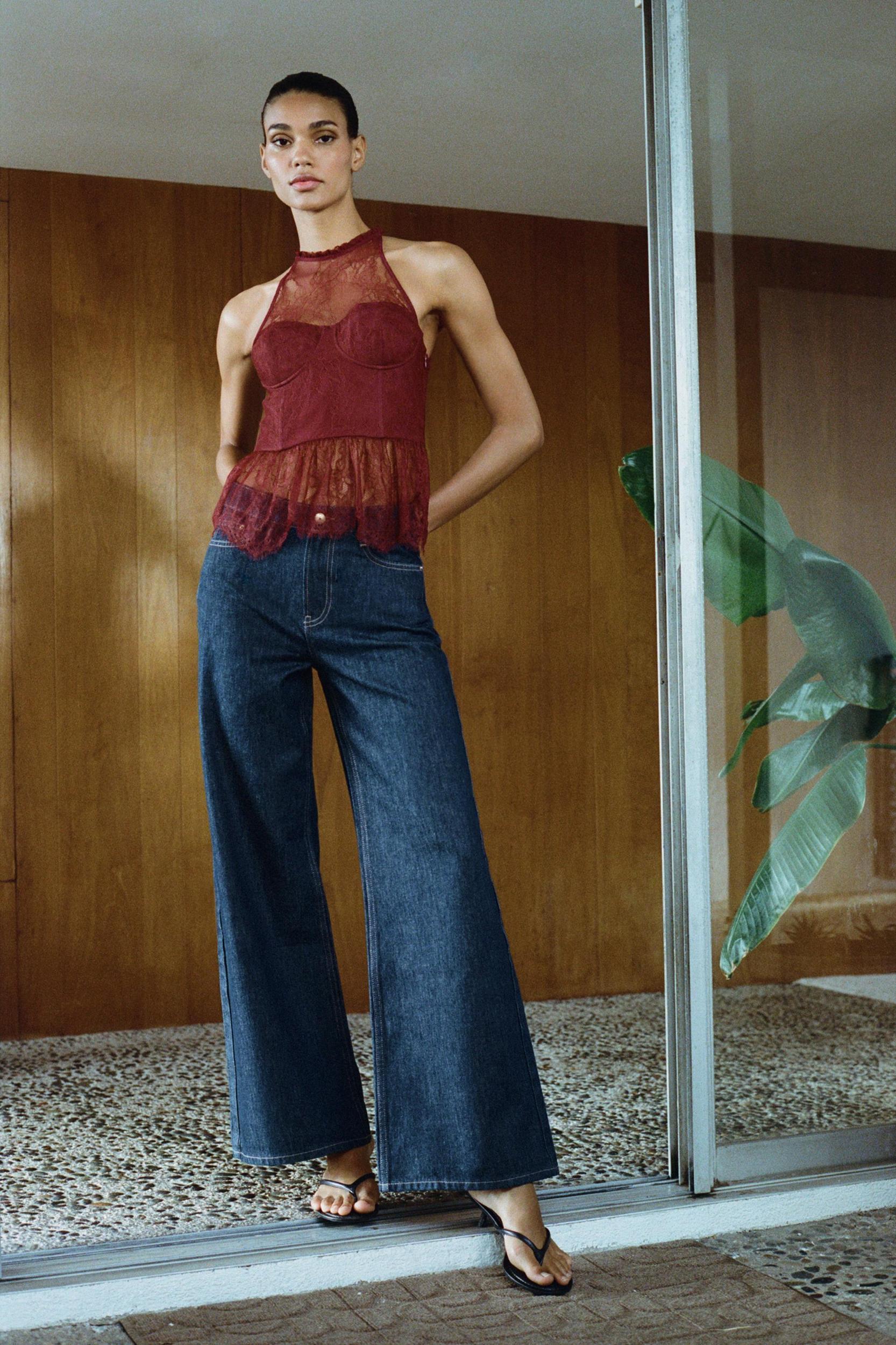 LACE HALTER TOP Product Image