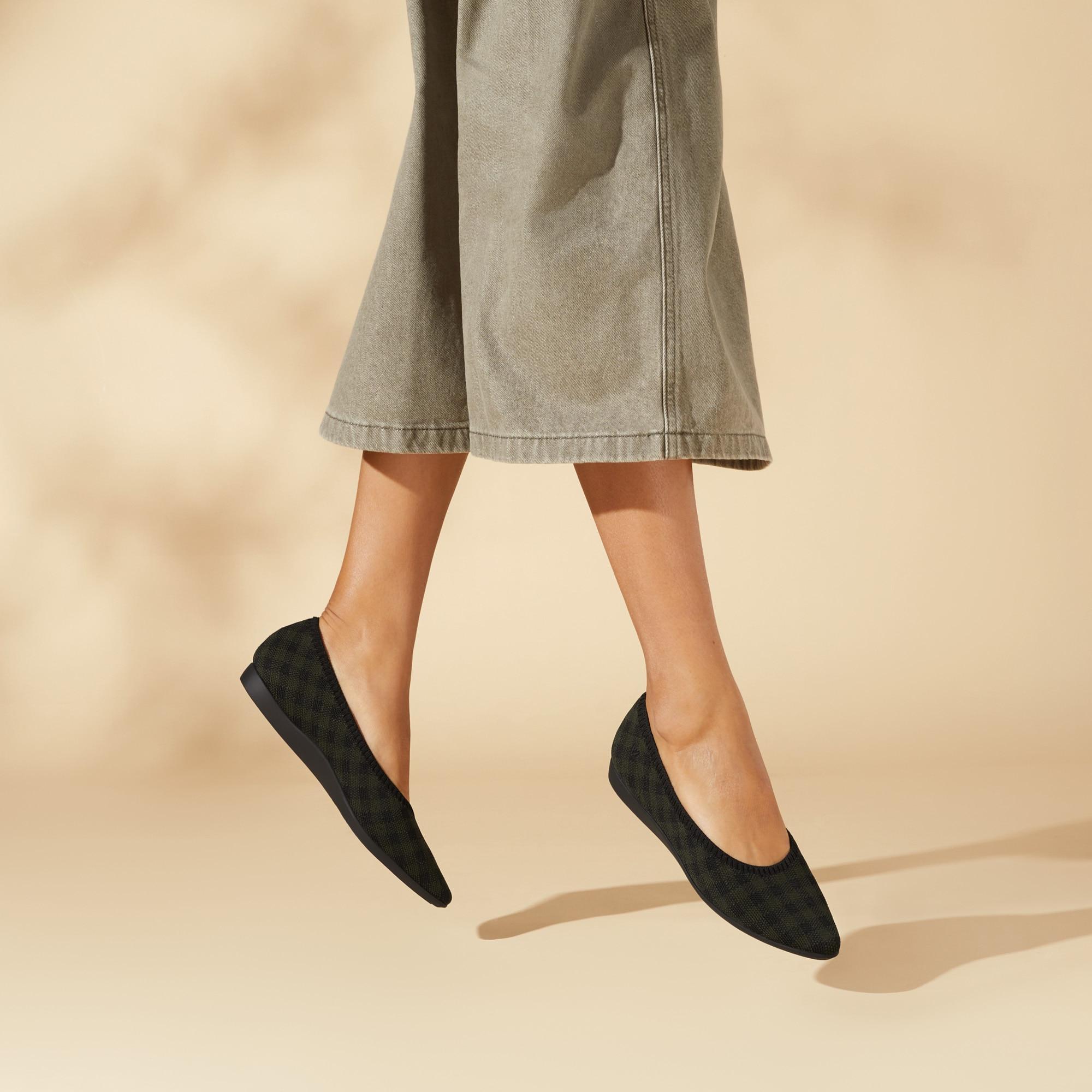 Lightweight Pointed-Ballet Flats (Aria Walker) Product Image