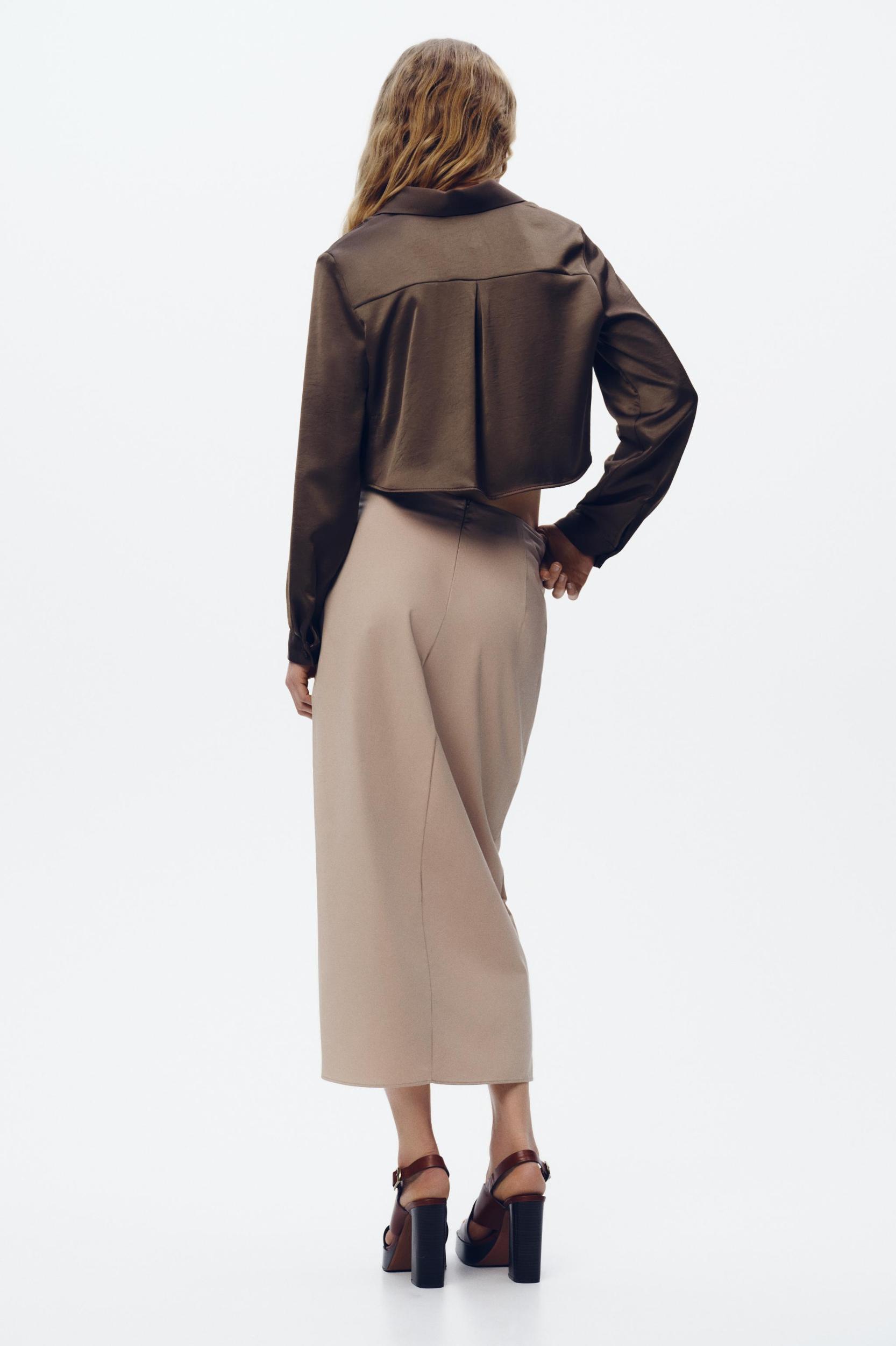 SATIN EFFECT CROPPED SHIRT Product Image