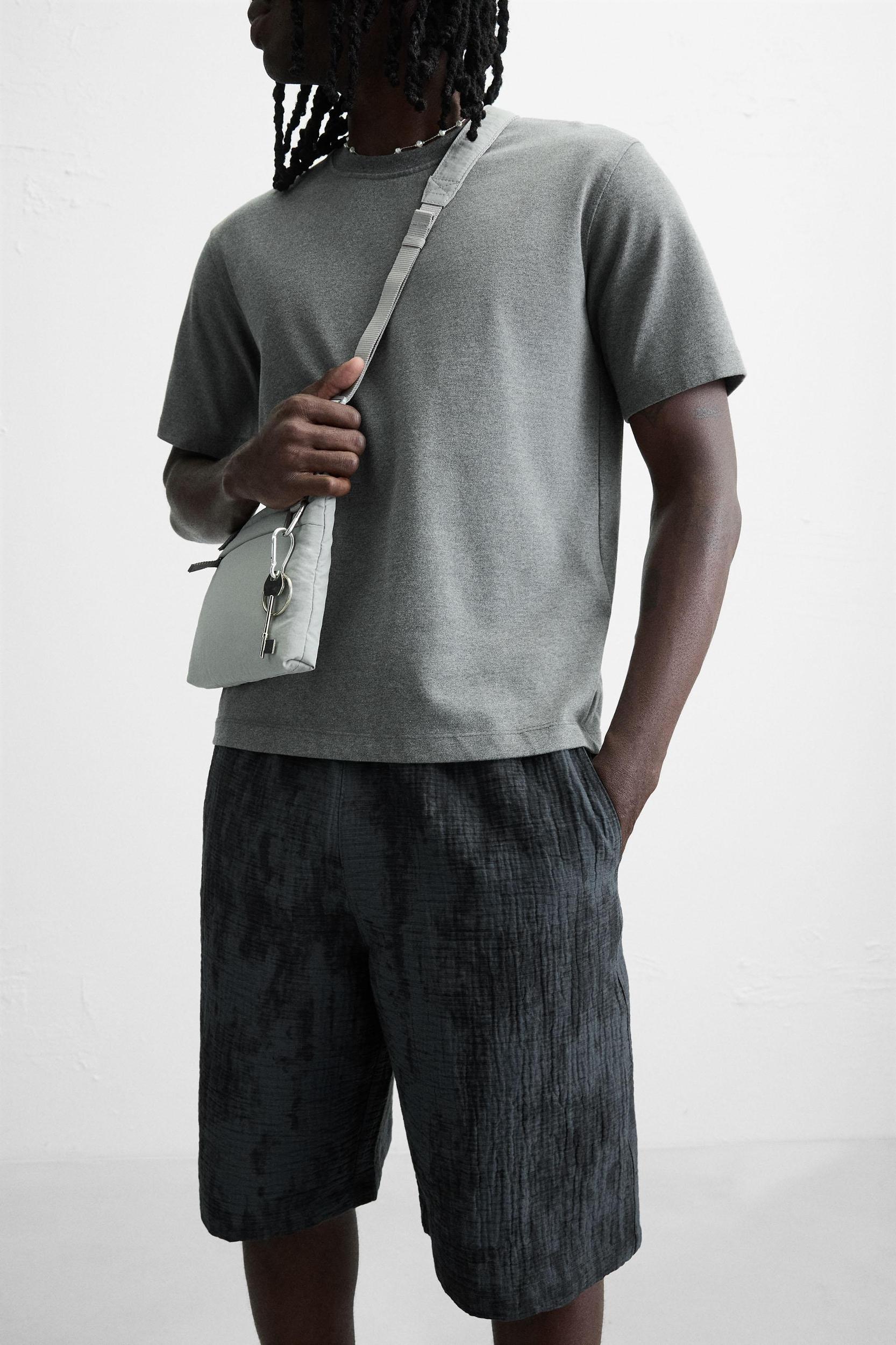 TIE DYE PRINT TEXTURED SHORTS Product Image