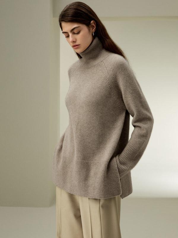 Lightweight Turtleneck Cashmere Sweater Product Image