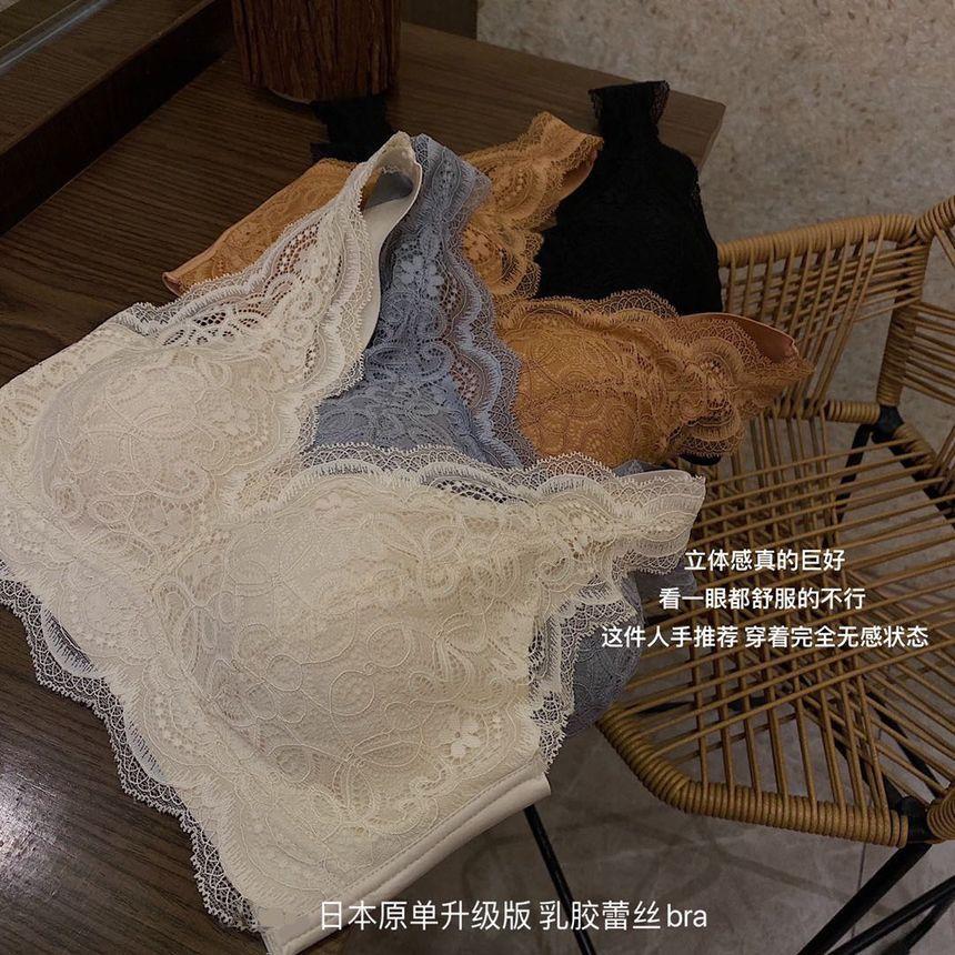 Wireless Lace Bra Product Image