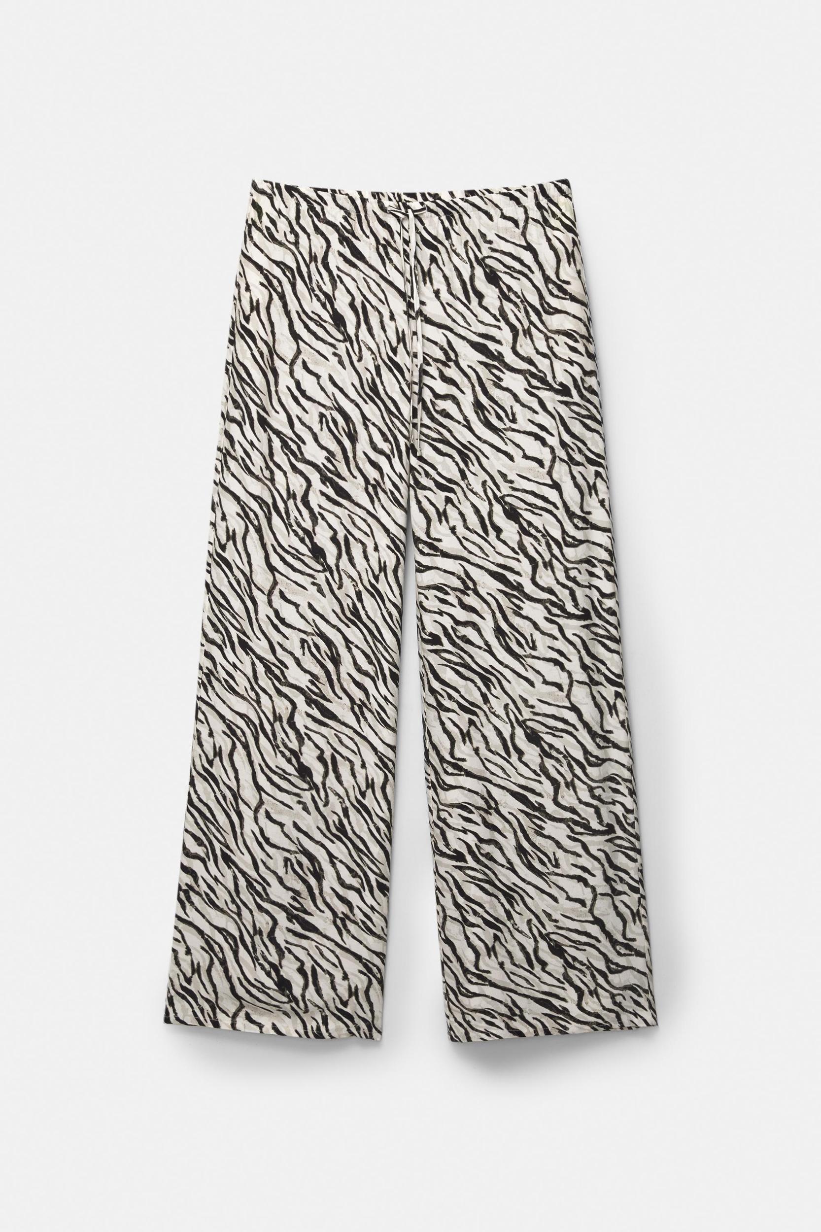 Flowing animal print pants Product Image