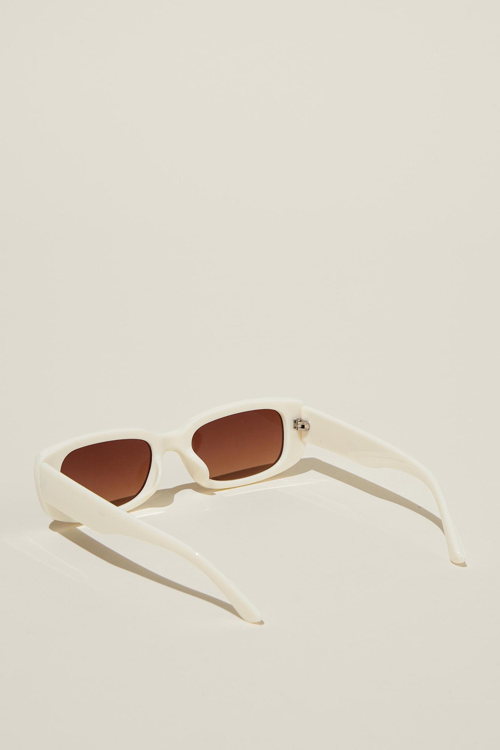 Abby Rectangle Sunglasses Product Image