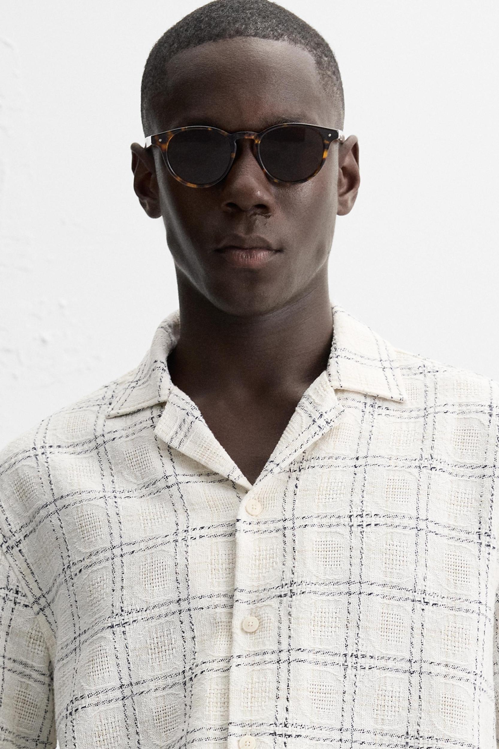 CONTRASTING TEXTURED WEAVE SHIRT Product Image