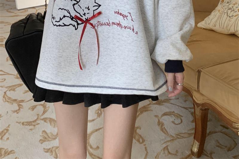 Round Neck Cat Print Bow Sweatshirt Product Image