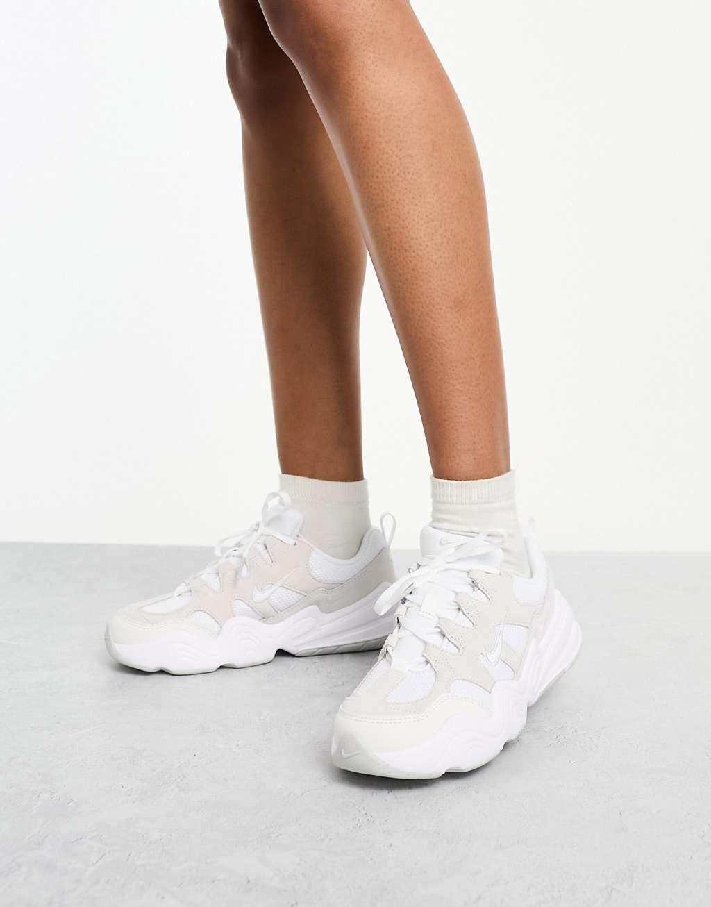 Tech Hera Sneaker Nike Product Image