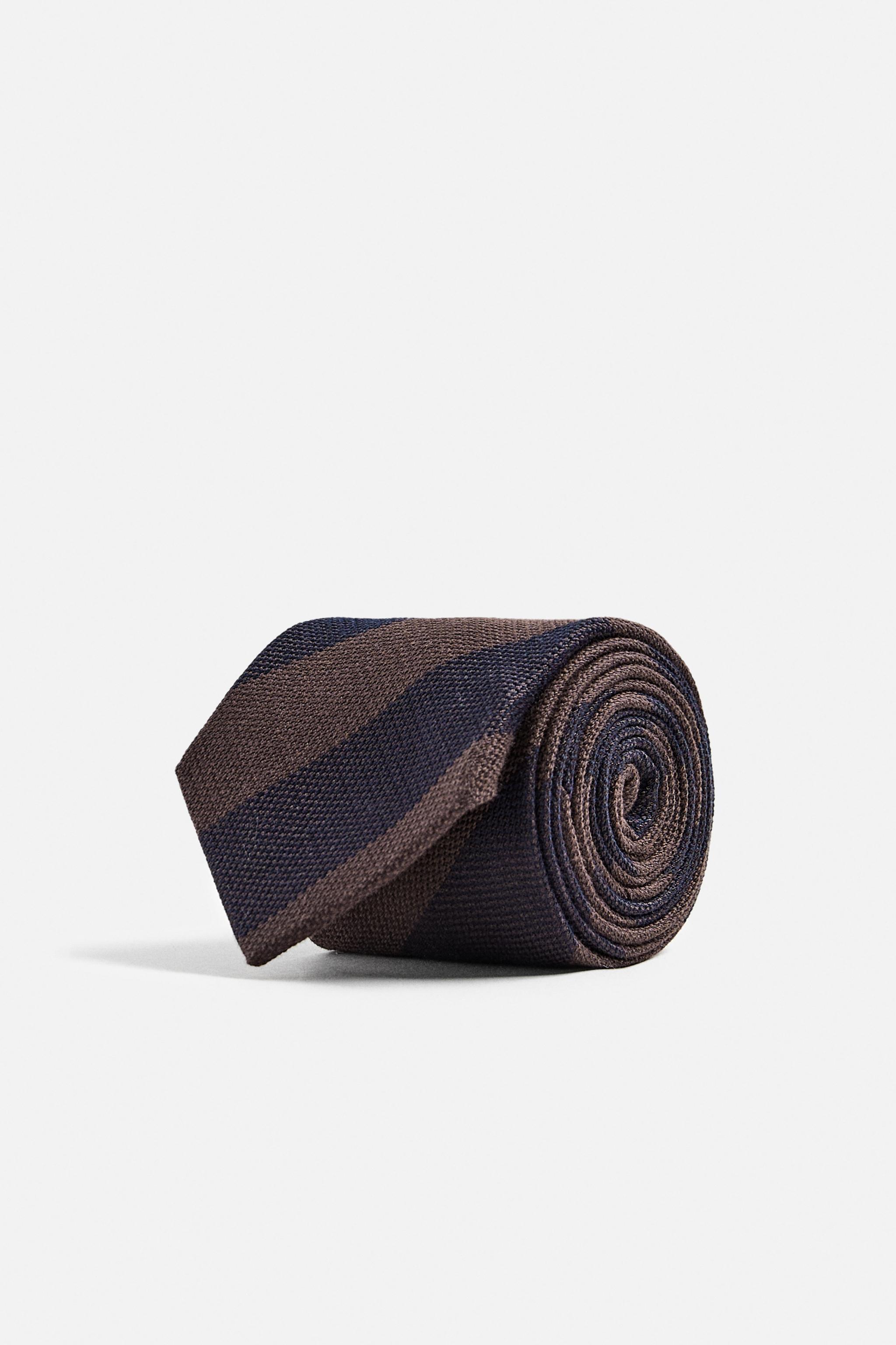 100% SILK POLKA DOT JACQUARD TIE Product Image