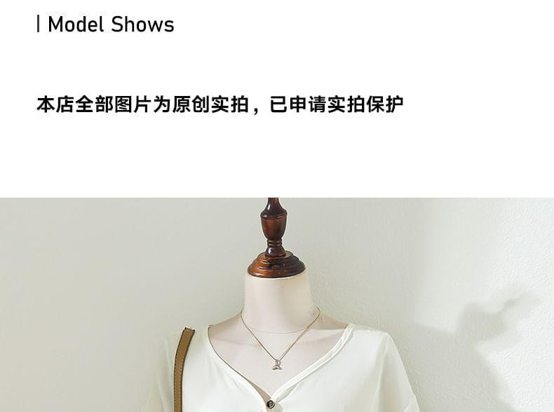 Short-Sleeve V-Neck Plain Blouse Product Image