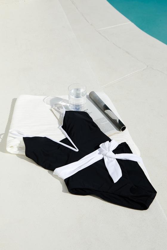 Poolside Chic Black and White Color Block One-Piece Swimsuit Product Image