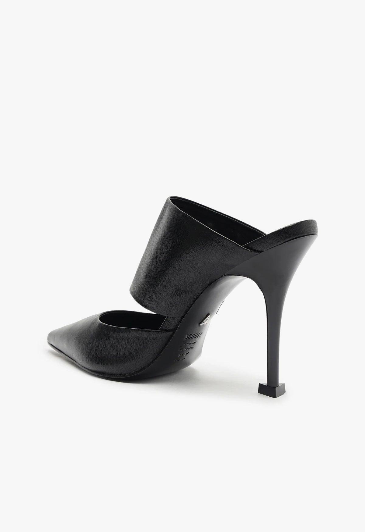 Quereda Leather Pump Female Product Image