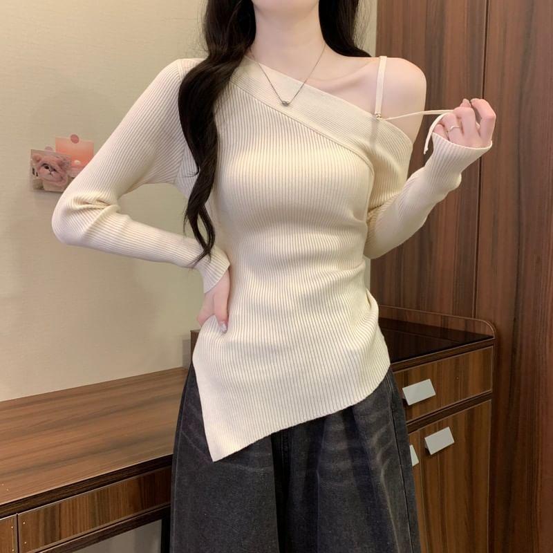 Long-Sleeve Cold Shoulder Plain Asymmetrical Ruched Slim Fit Knit Top Product Image