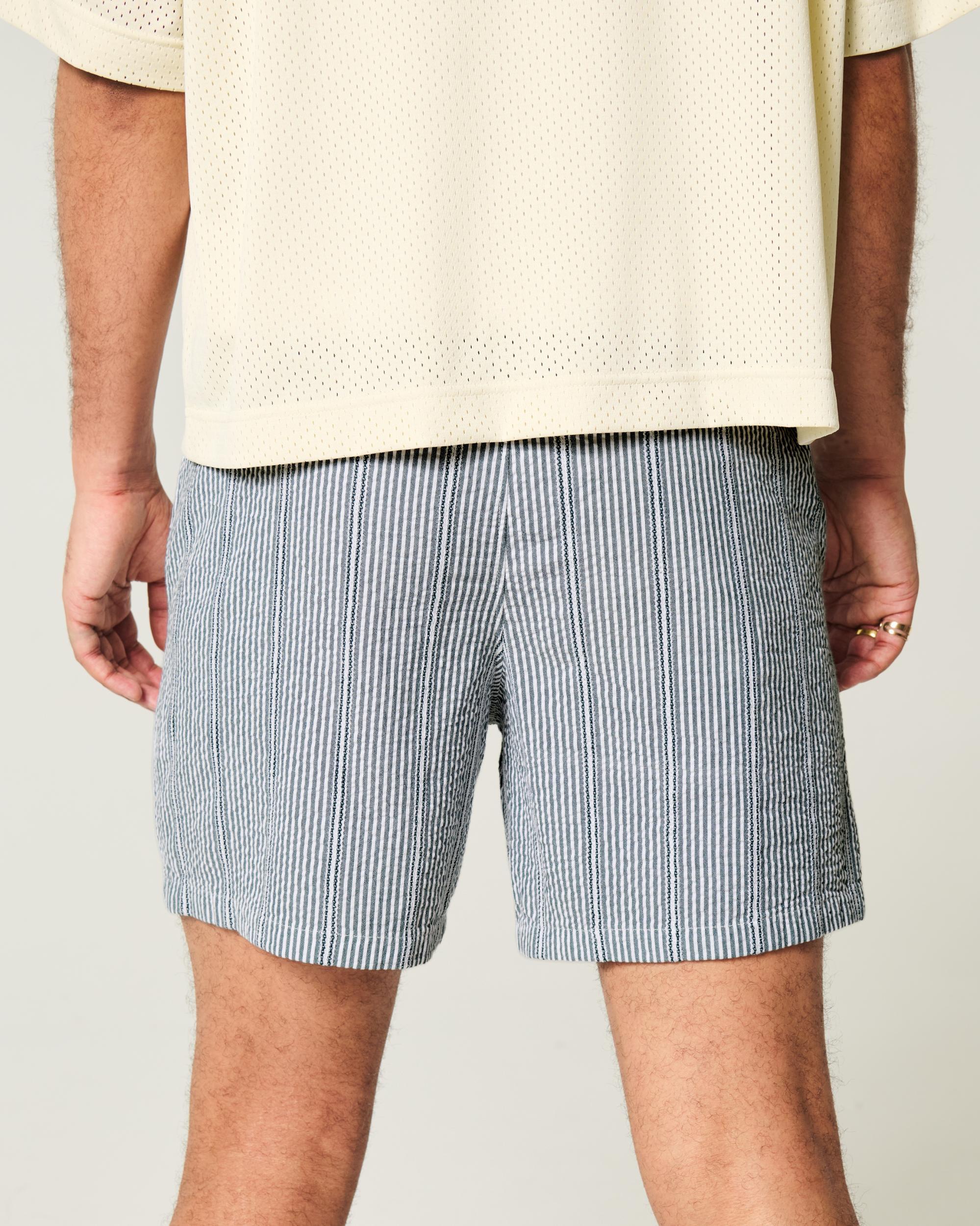 Mid-Thigh Twill Pull-On Shorts Product Image