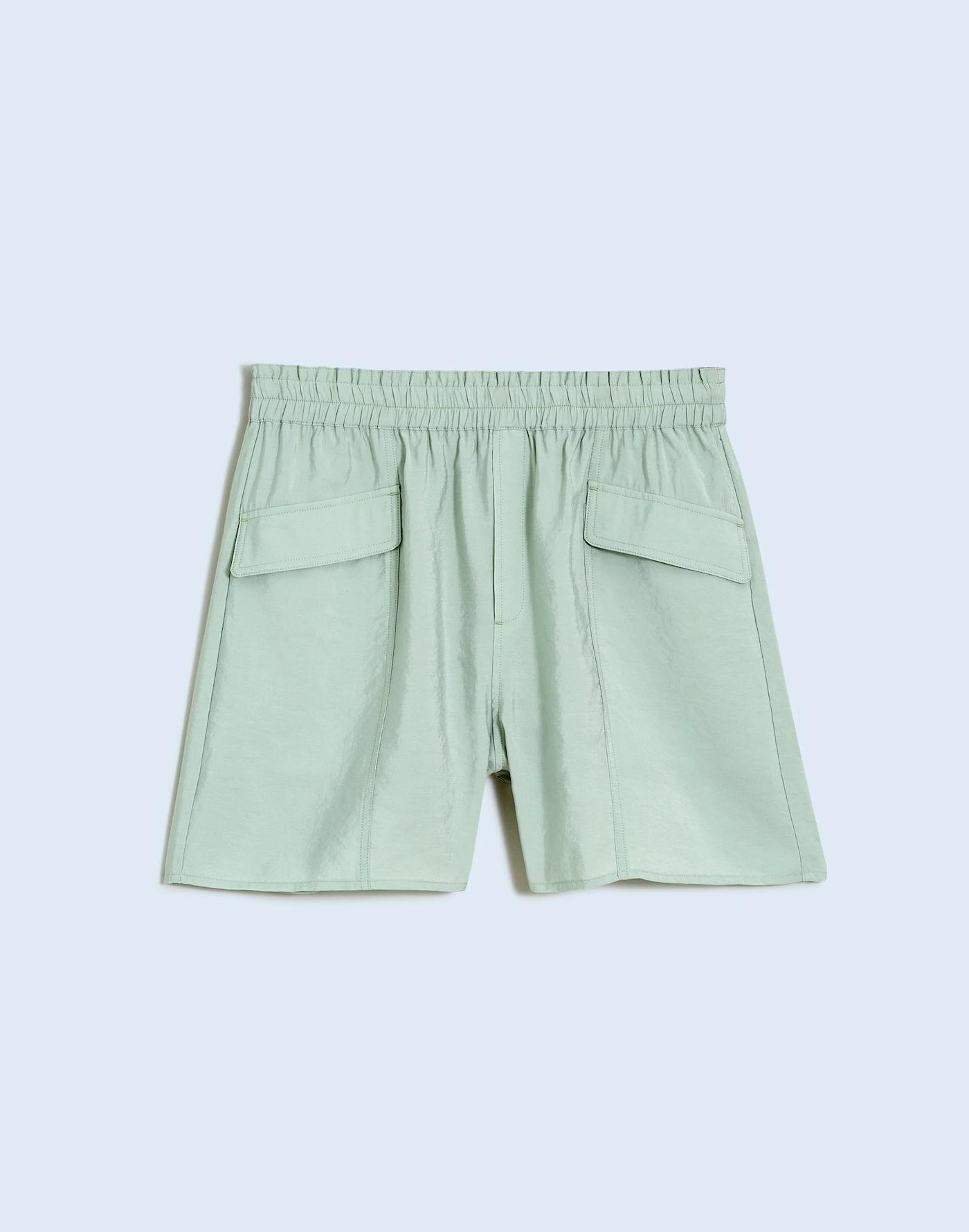 Pull-On Cargo Shorts in Softdrape Product Image