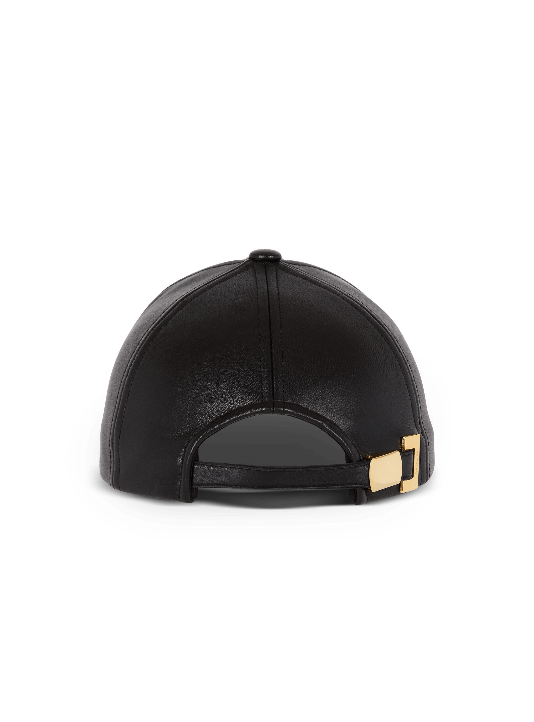 Lambskin cap with chain Product Image