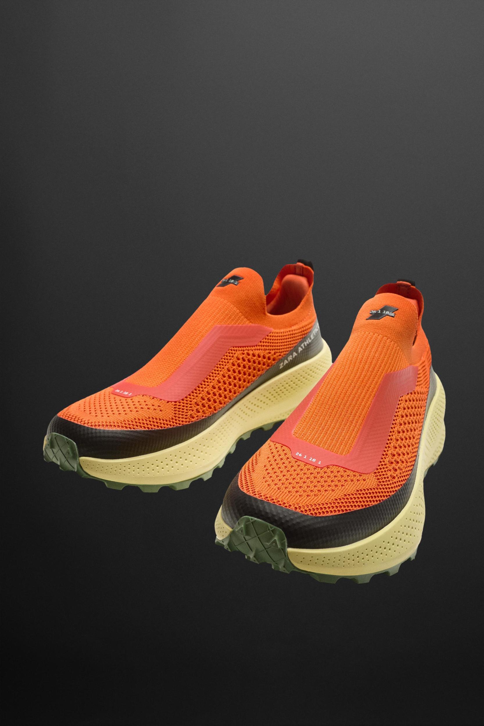RUNNING SHOE Product Image