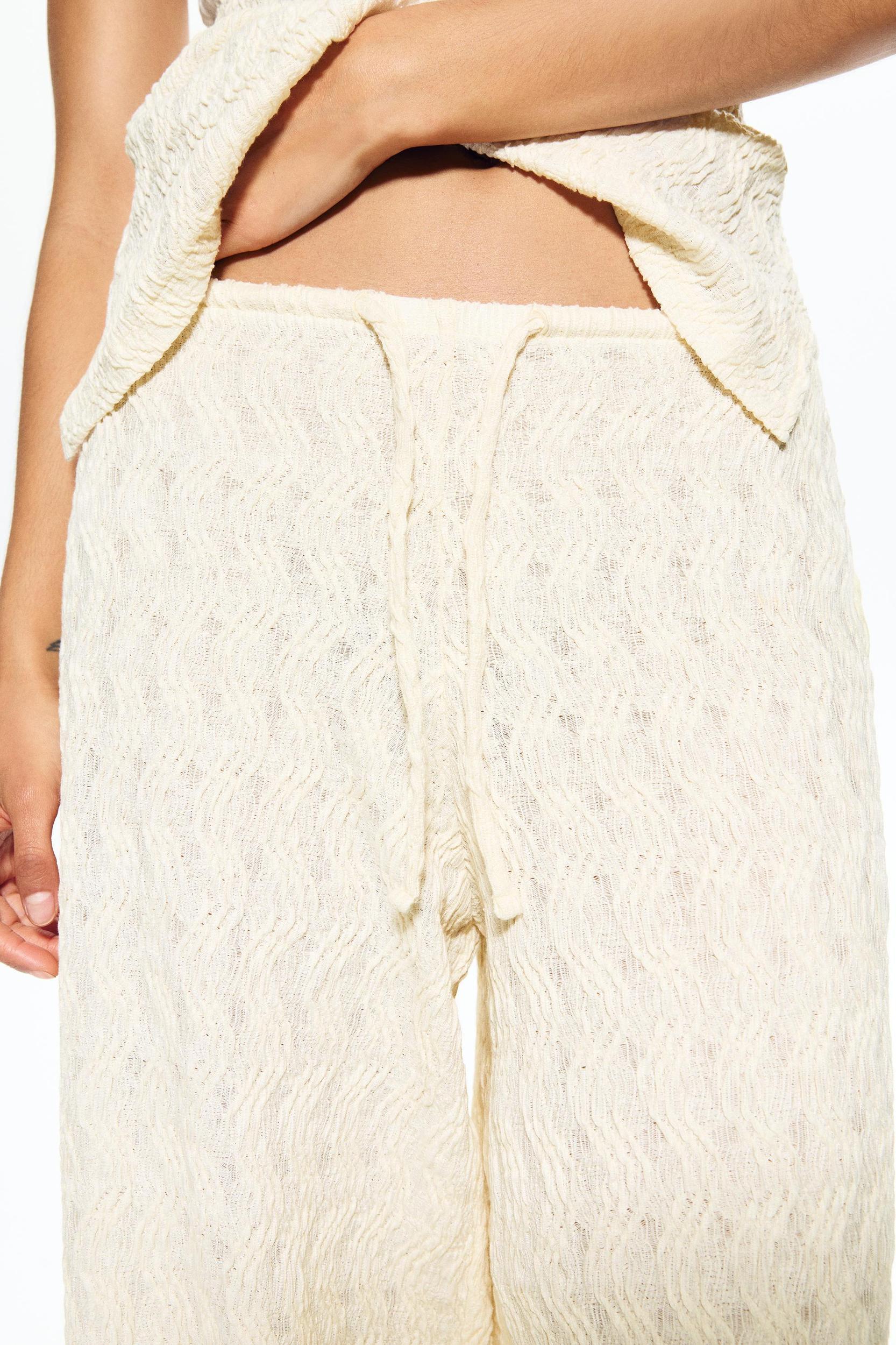 Textured loose-fitting pants Product Image