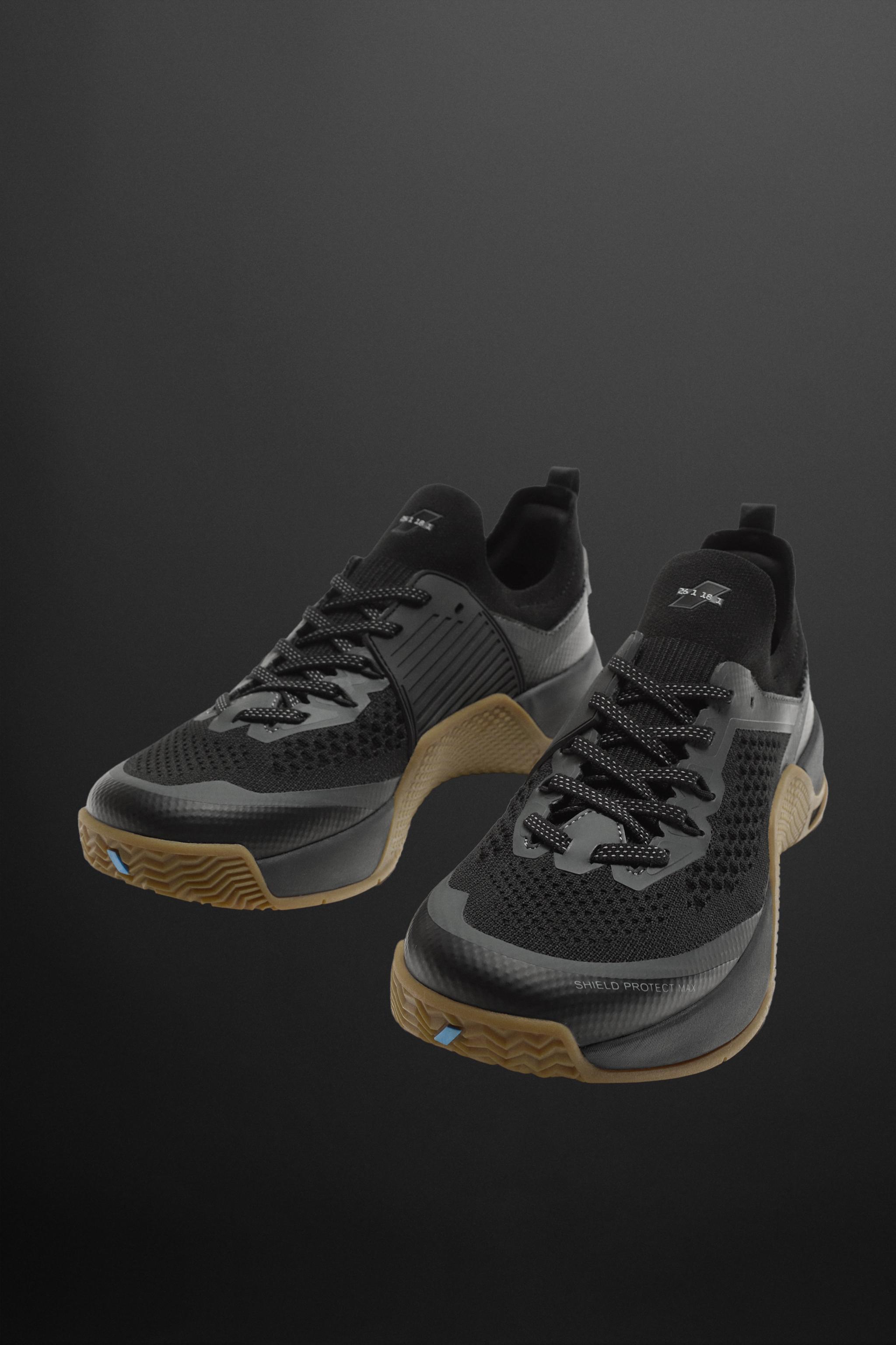 TRAINING SHOE Product Image