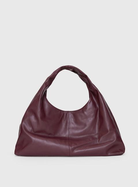 Feel A Way Shoulder Bag Burgundy Product Image