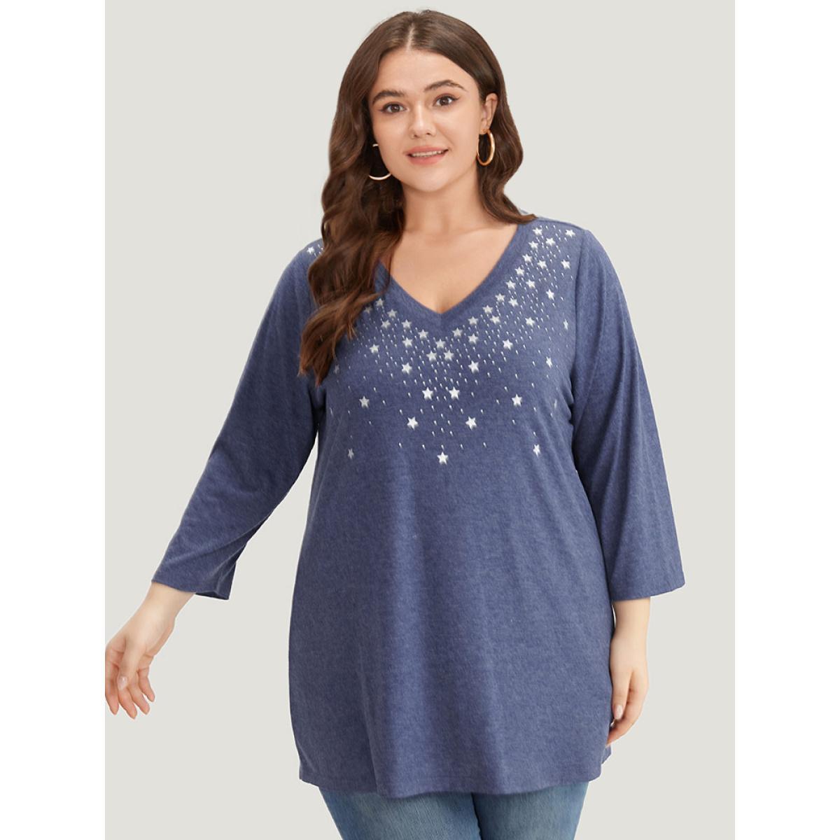Plus Size Star Print V Neck T-shirt DarkBlue Women Casual Printed Star and moon V-neck Dailywear T-shirts BloomChic 26/4X Product Image