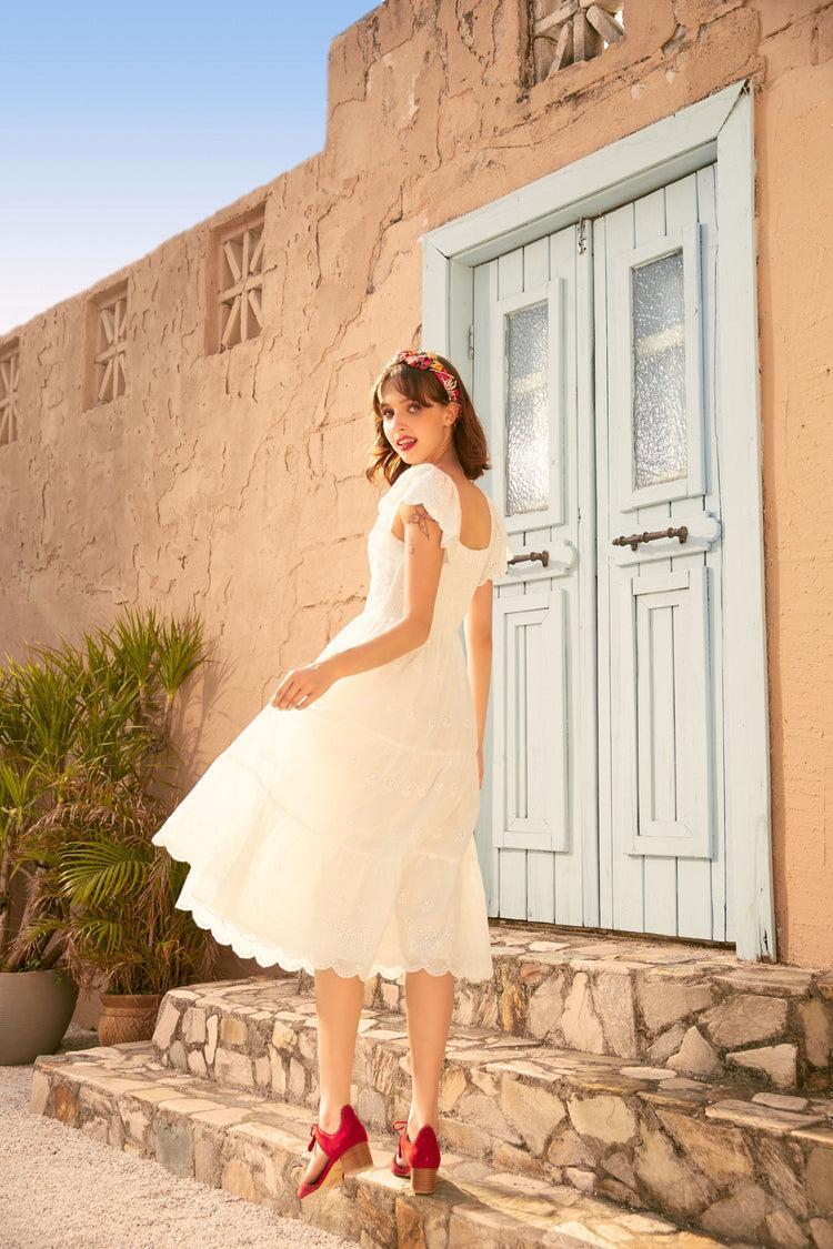 Sweetheart Soirée Twist-Front Midi Dress Product Image