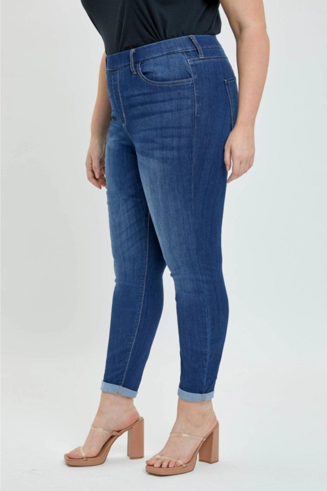 Plus Mid Rise Pull-On Crop Skinny with Rolled Hem Product Image