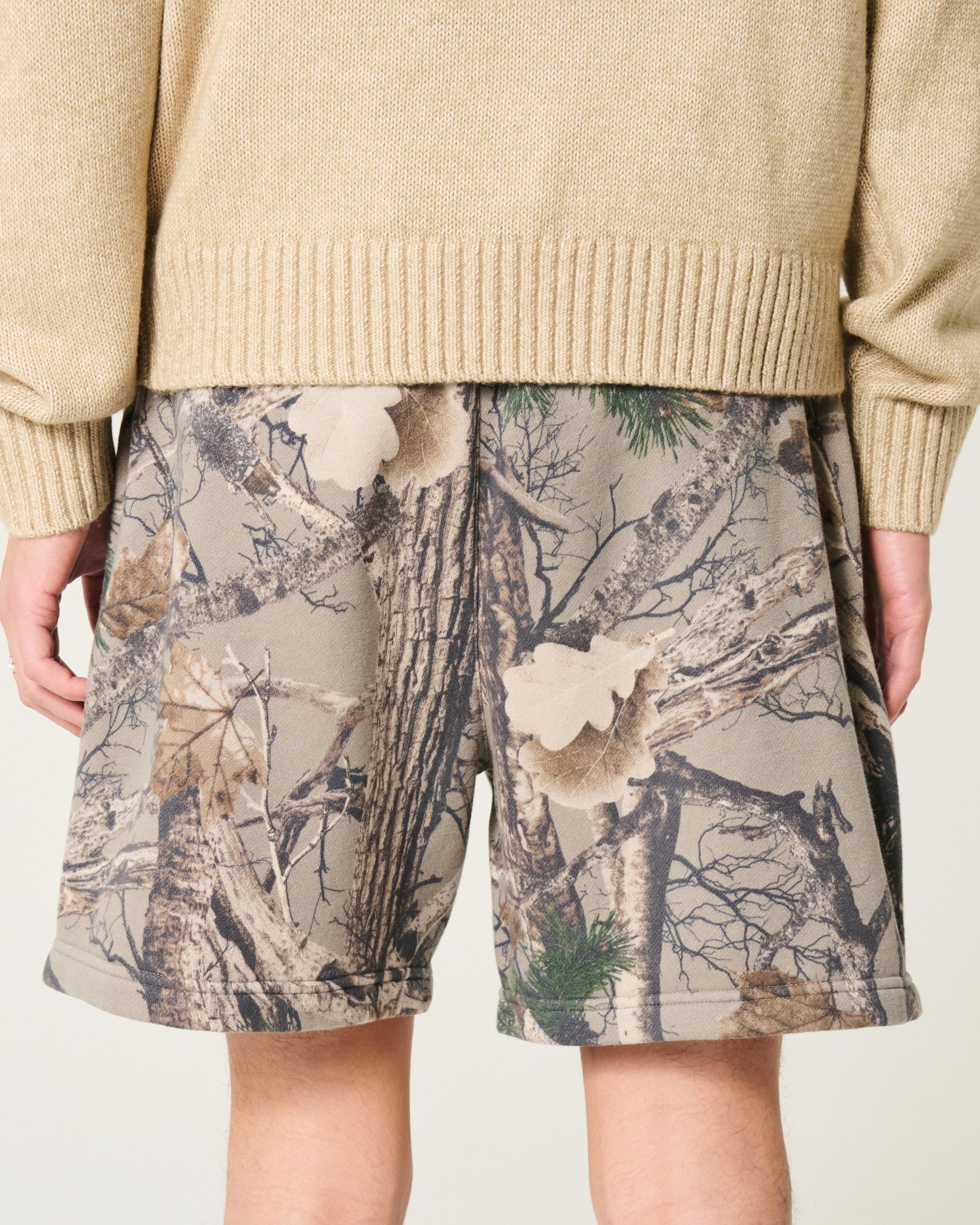 Mid-Thigh Camo Loose Fleece Shorts Product Image