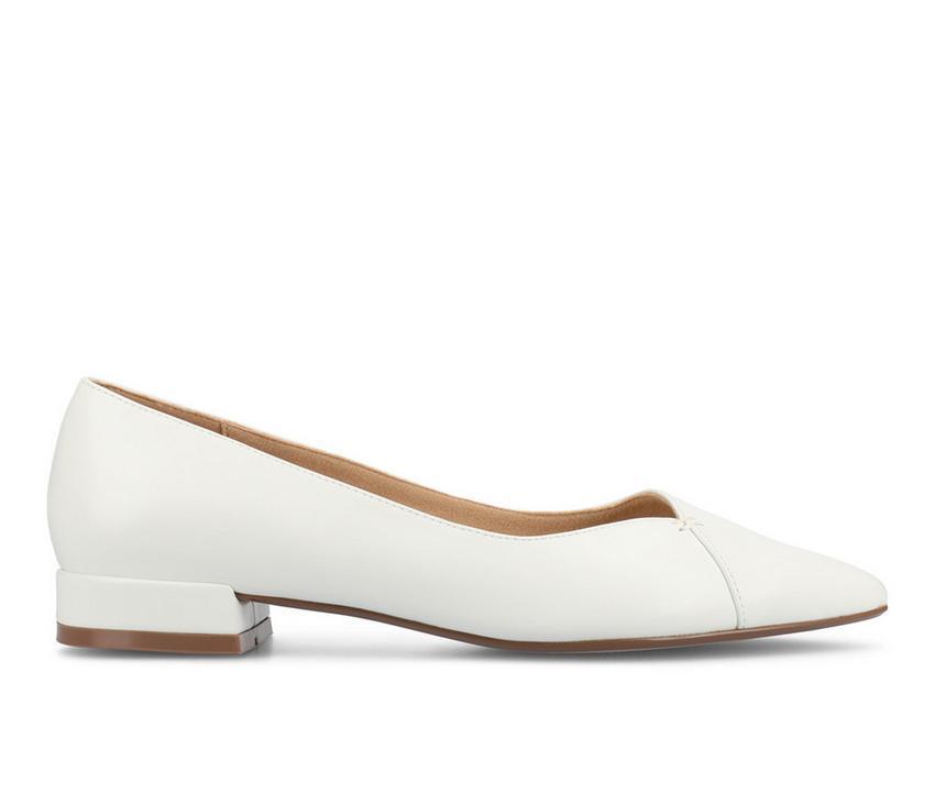 Women's Journee Collection Carmin Flats Product Image