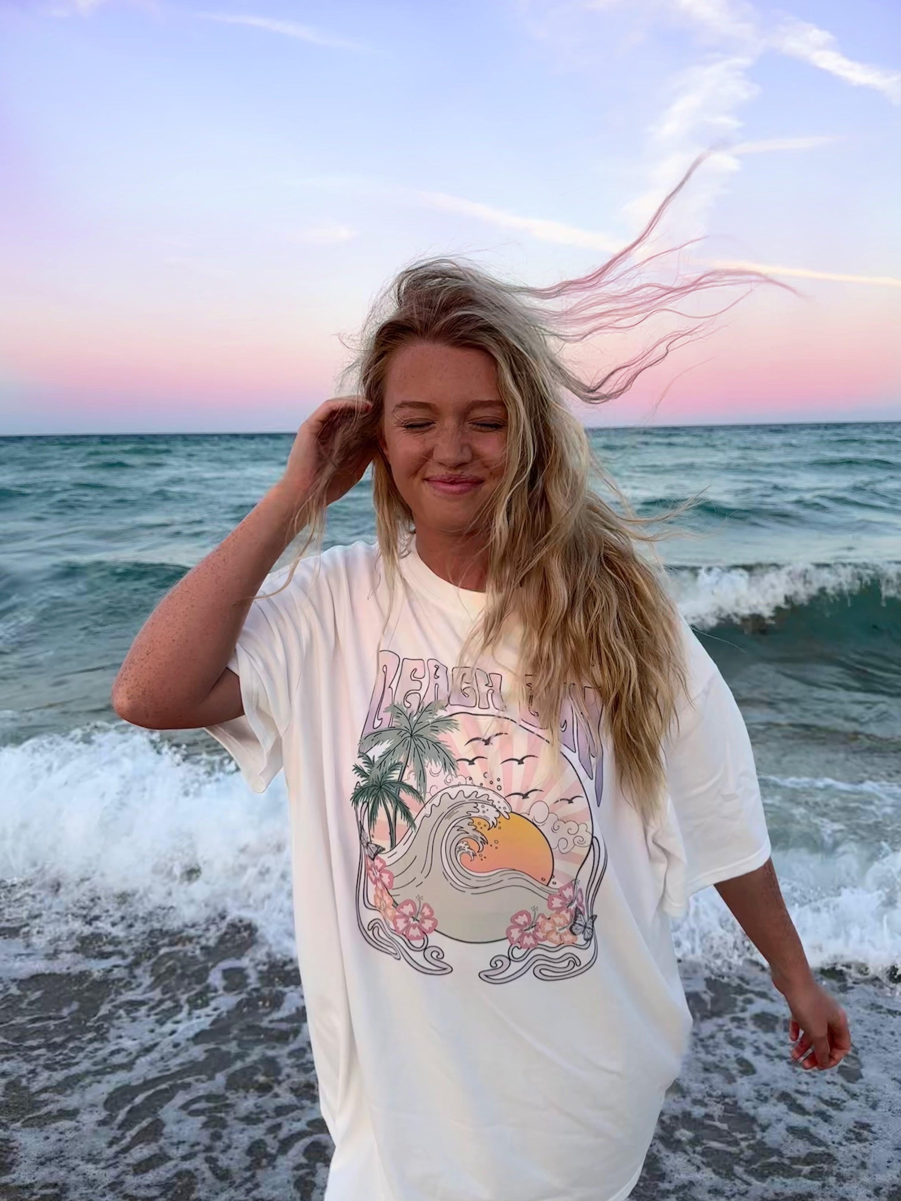 (SIZE 2XL, 3XL) Beach Bum Sunset tee Product Image