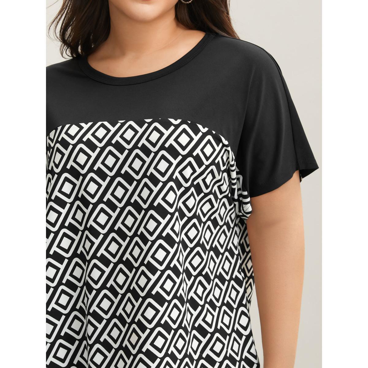 Plus Size Geometric Print Spliced Crew Neck T-Shirt Black Women Casual Contrast Round Neck Everyday T-shirts BloomChic 22-24/3X Product Image
