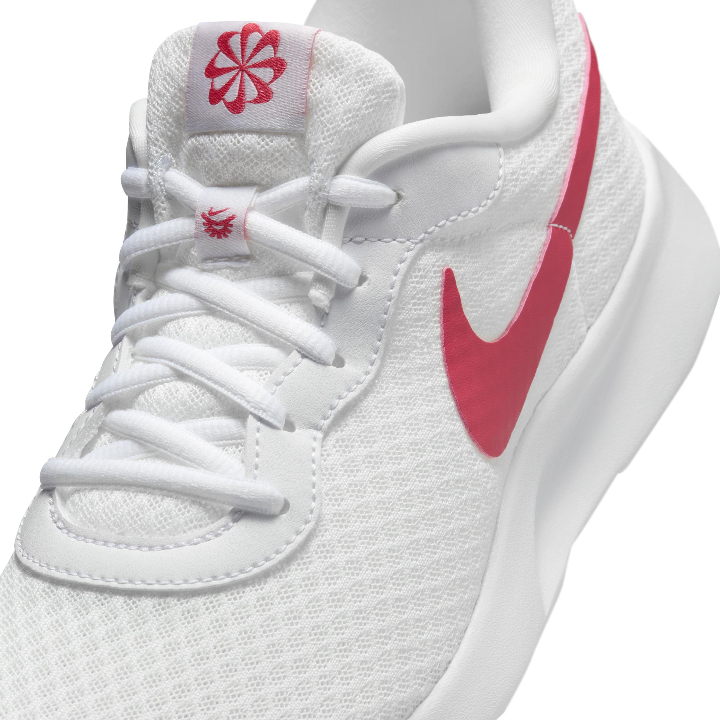 Nike Womens Tanjun EasyOn Shoes Product Image