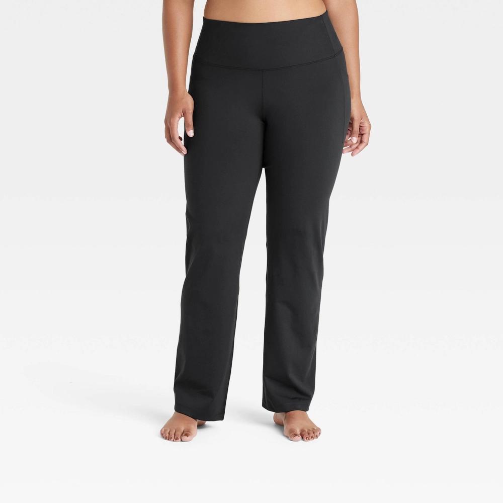 Womens Everyday Soft Ultra High-Rise Core Capri Leggings - All In Motion Black M Product Image