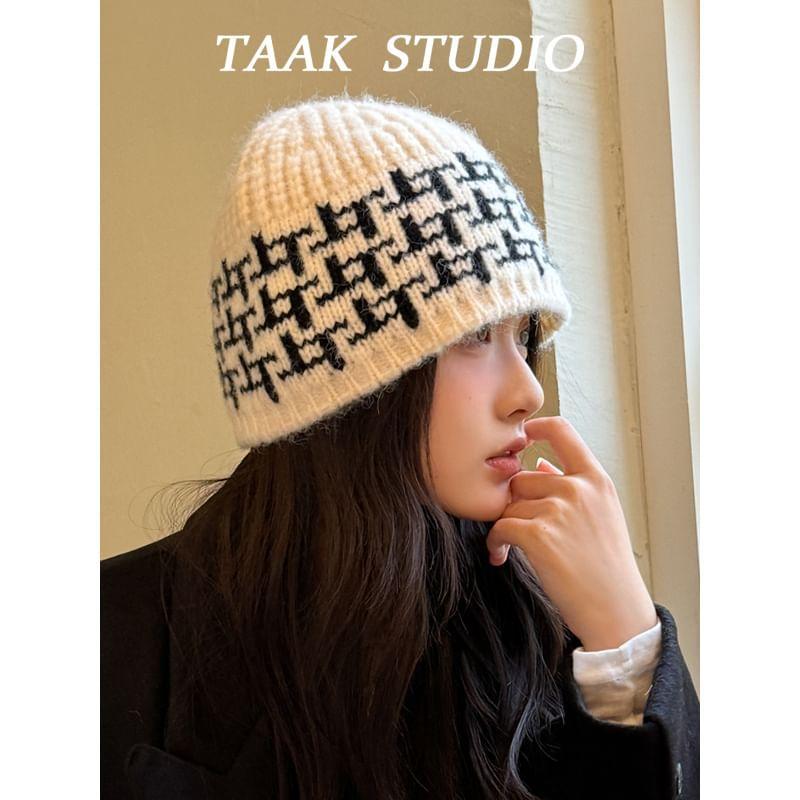 Two Tone Patterned Knit Beanie Product Image