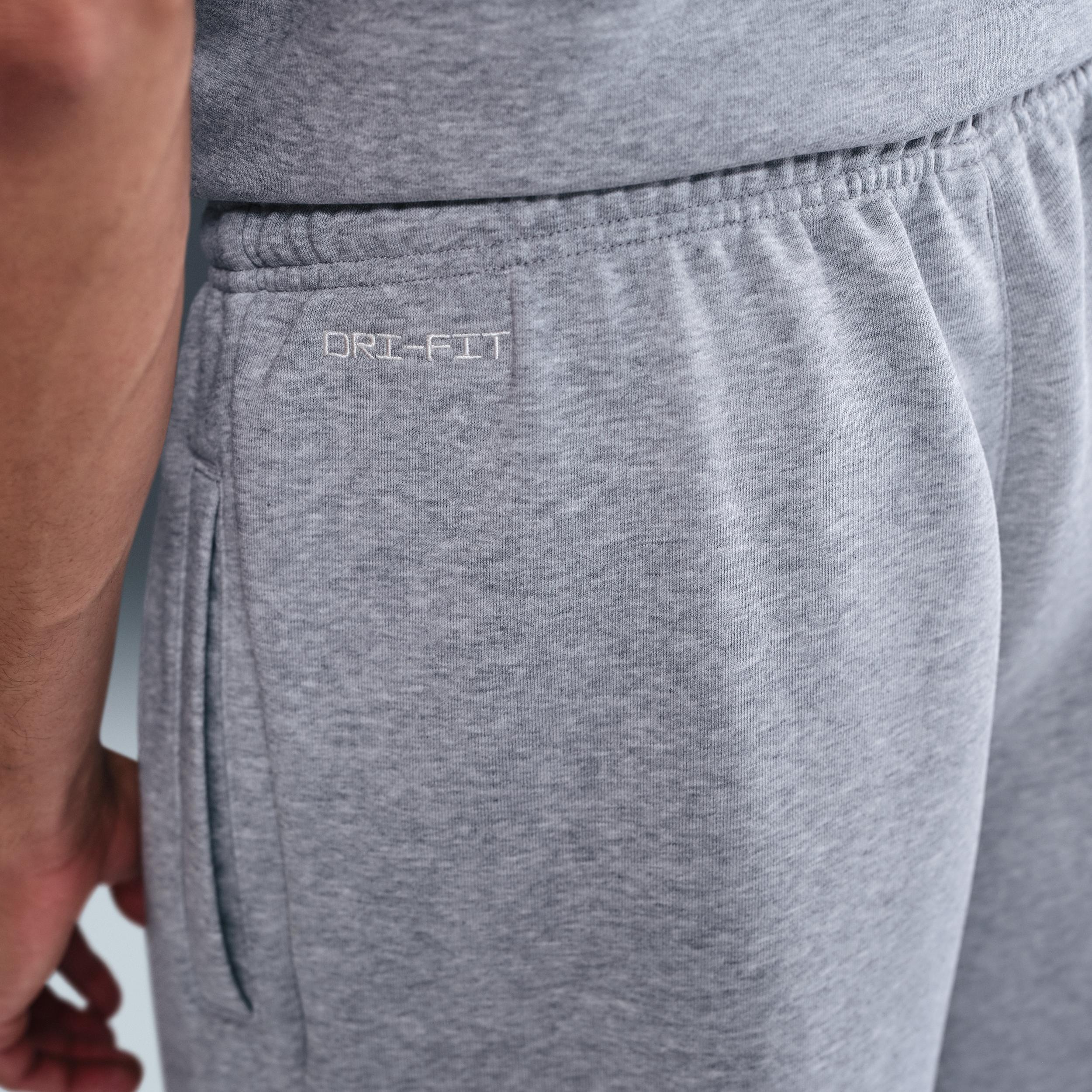 Nike Standard Issue Men's Dri-FIT 7/8-Length Basketball Pants Product Image