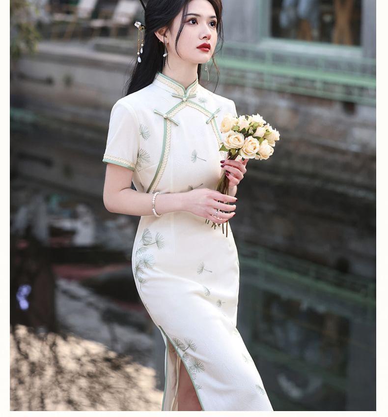 Short-Sleeve Frog Buttoned Floral Print Midi Qipao Dress Product Image