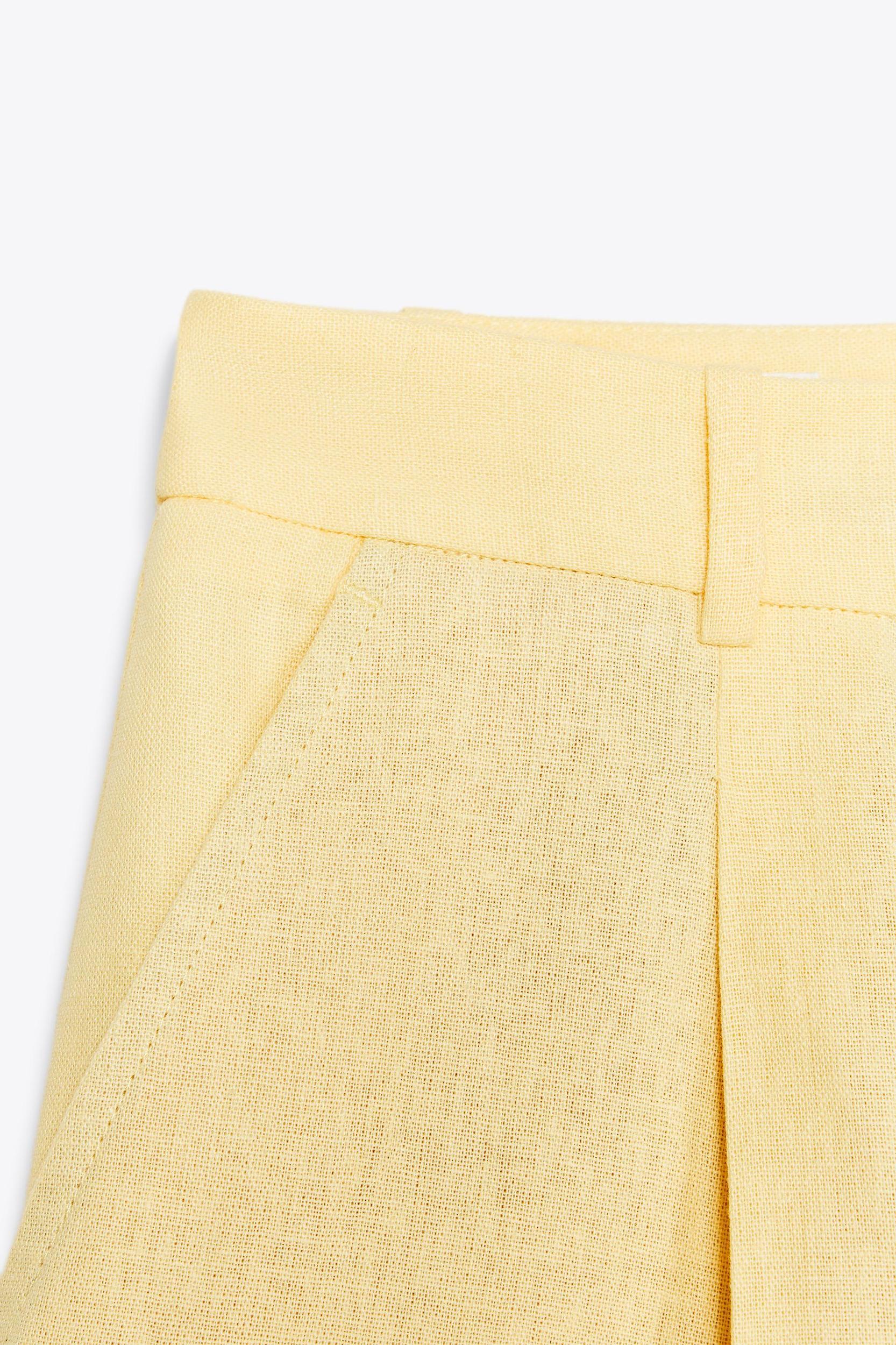 HIGH-WAISTED LINEN SHORTS Product Image