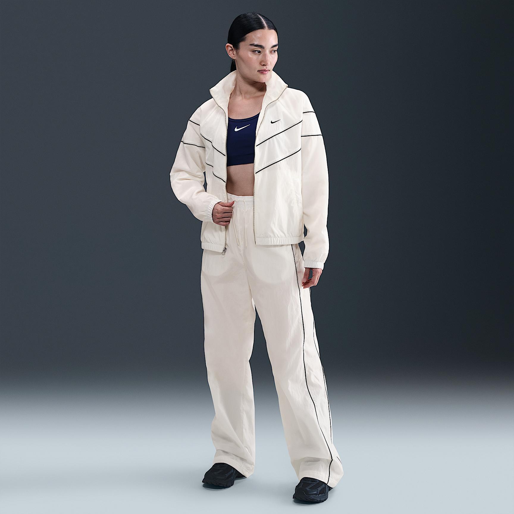 Nike Womens Windrunner Loose UV Woven Full-Zip Jacket | FV6304-135 Product Image