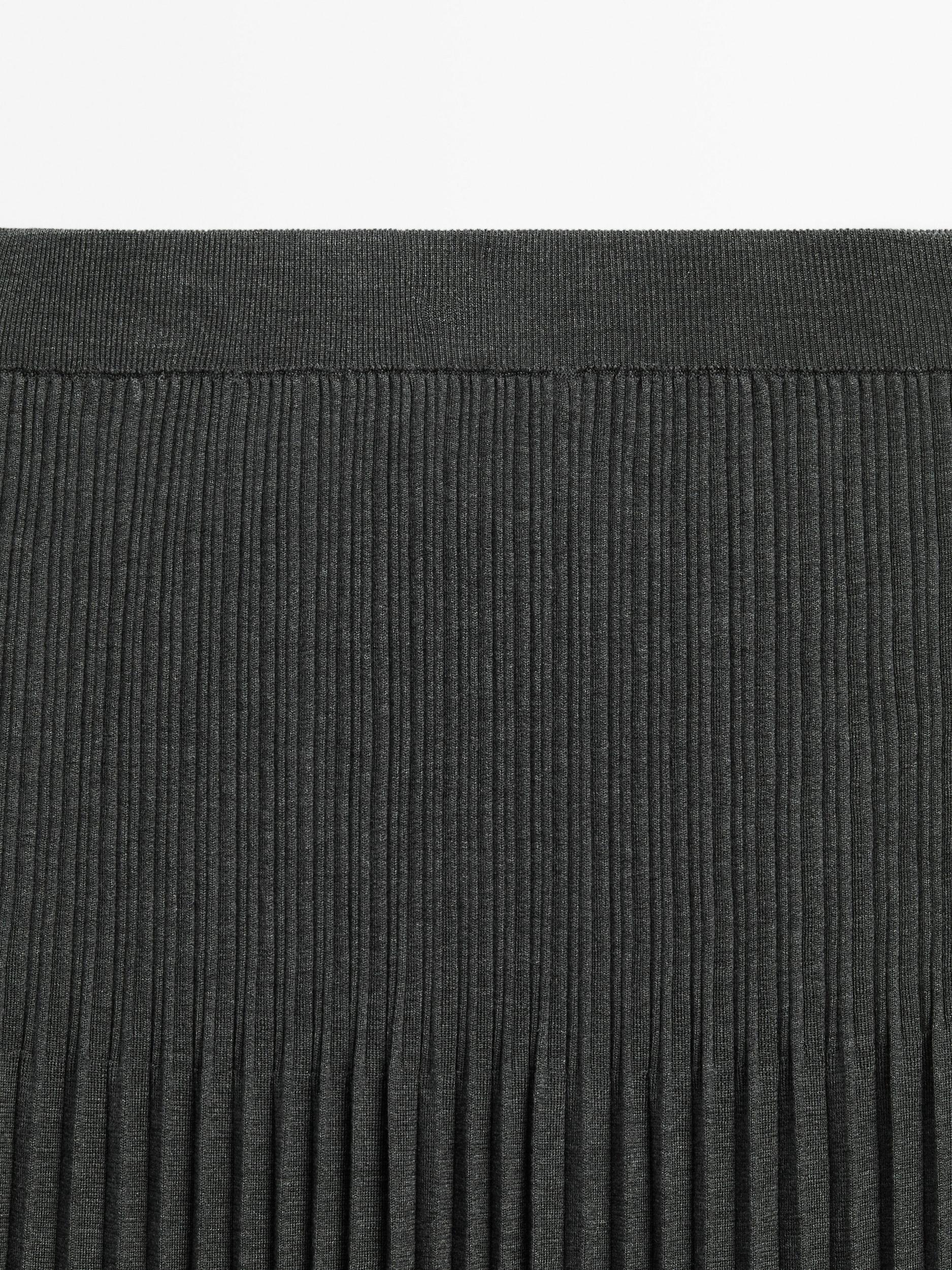 Pleated knit midi skirt Product Image
