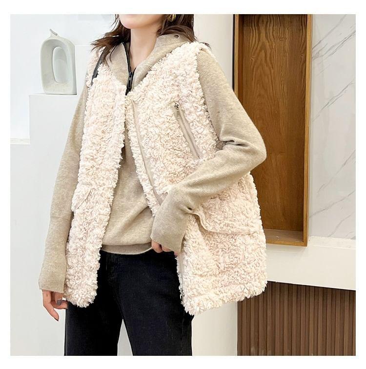 Fluffy Zip Vest Product Image