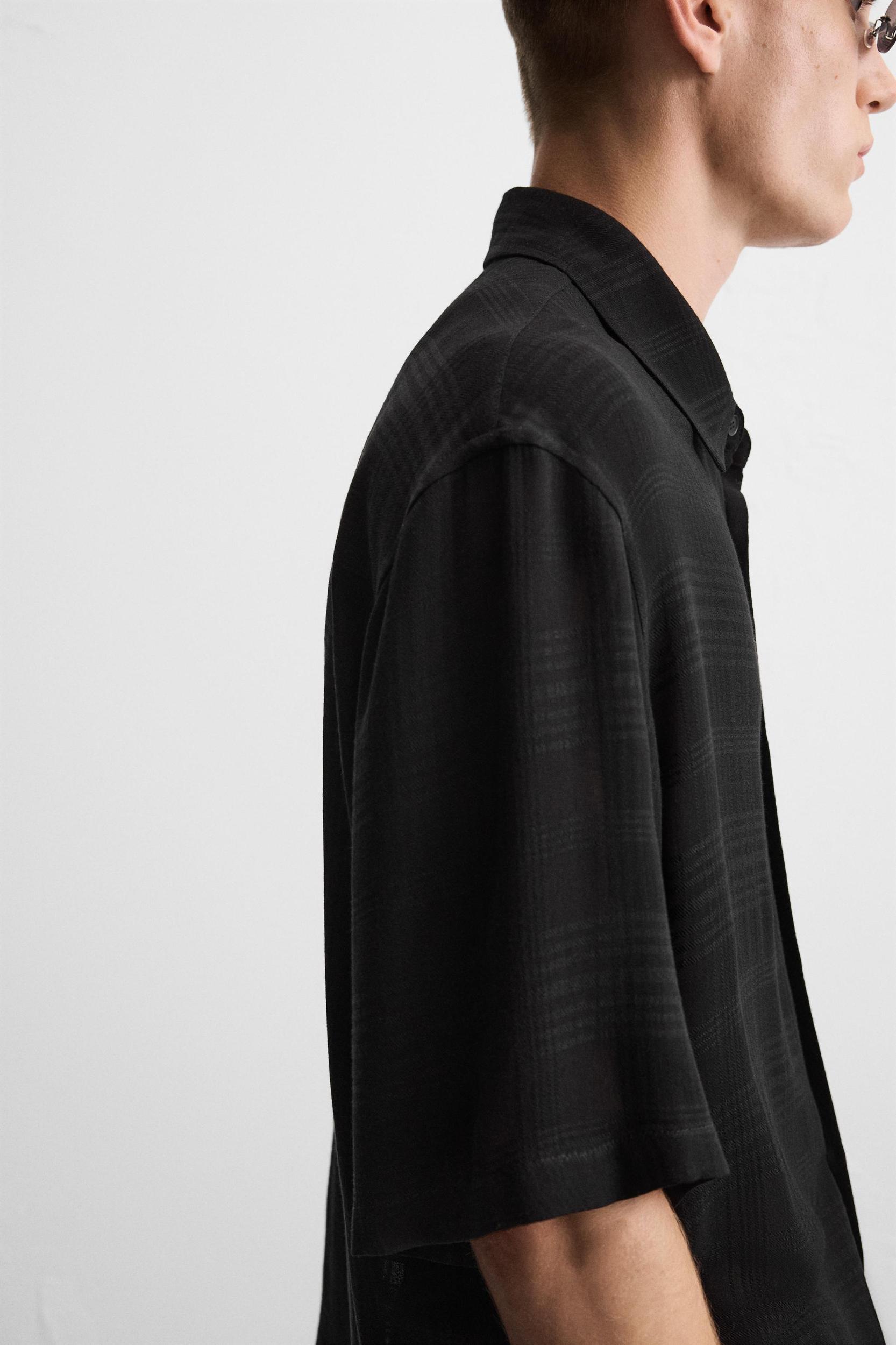 CHECKERED JACQUARD SHIRT Product Image