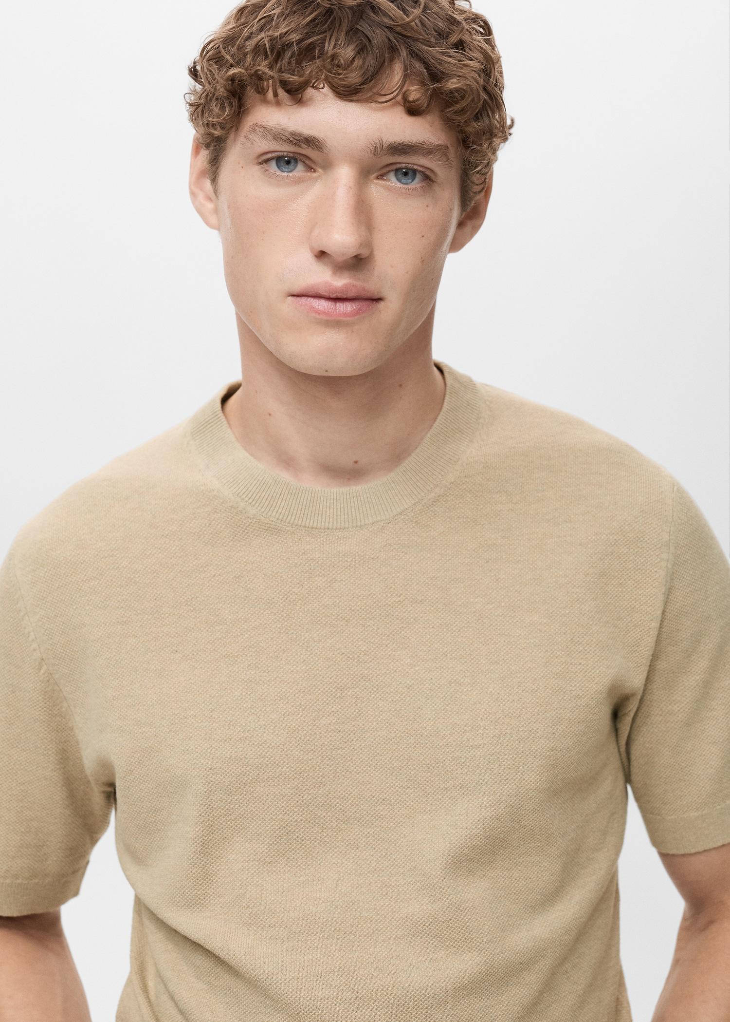Cotton fine-knit t-shirt - Men | MANGO USA Product Image