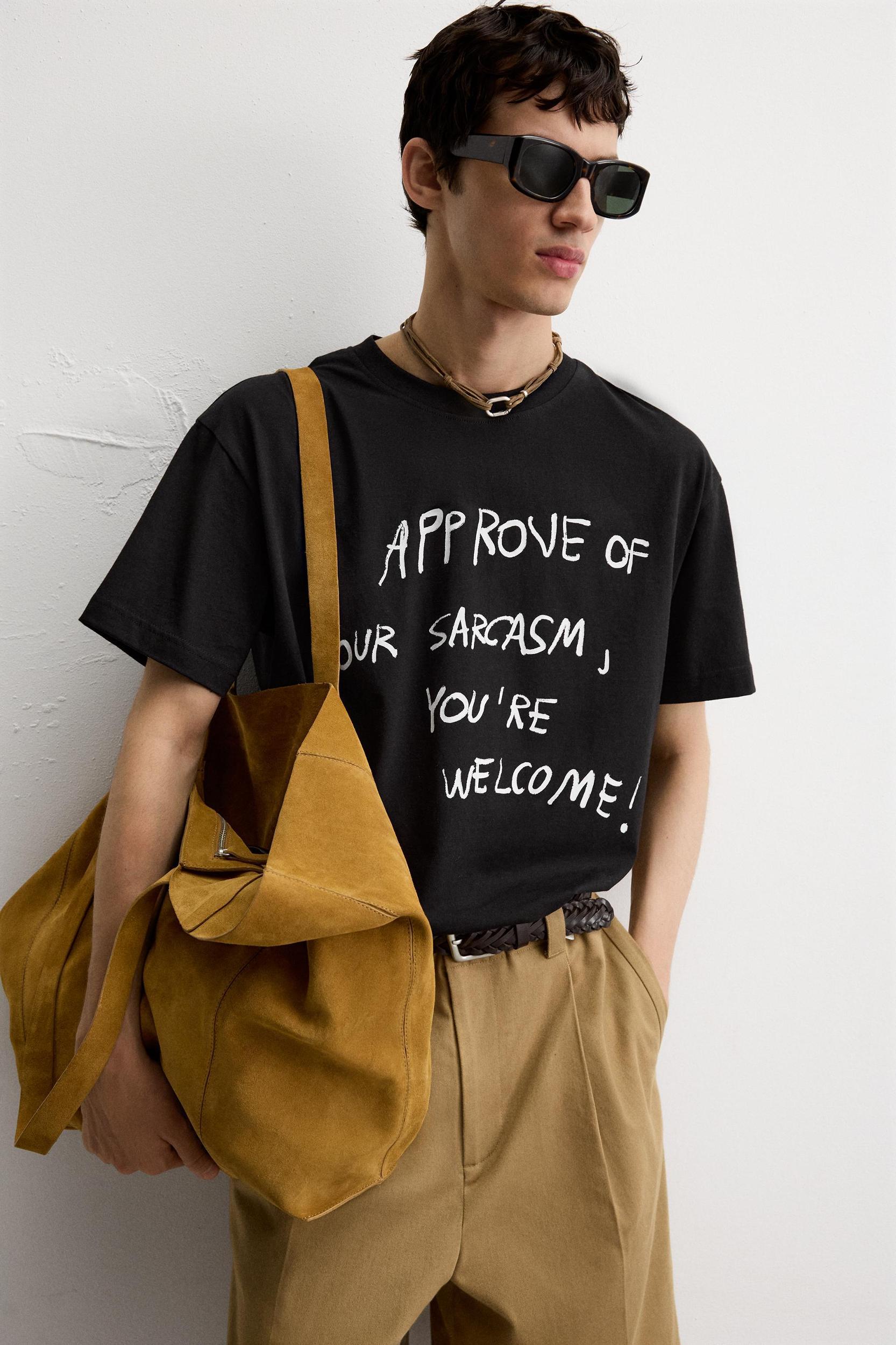 TEXT PRINT T-SHIRT Product Image