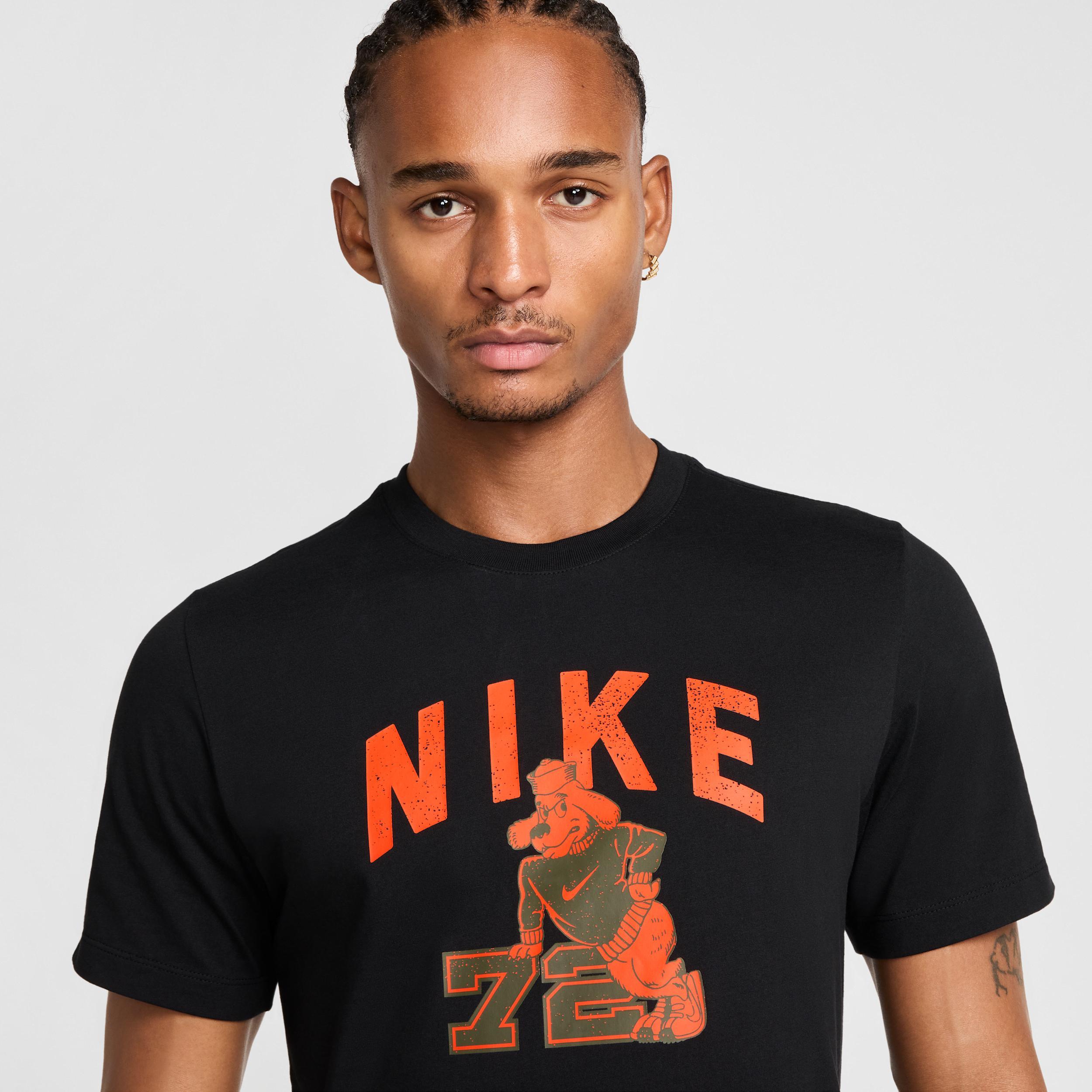 Nike Men's Fitness T-Shirt Product Image