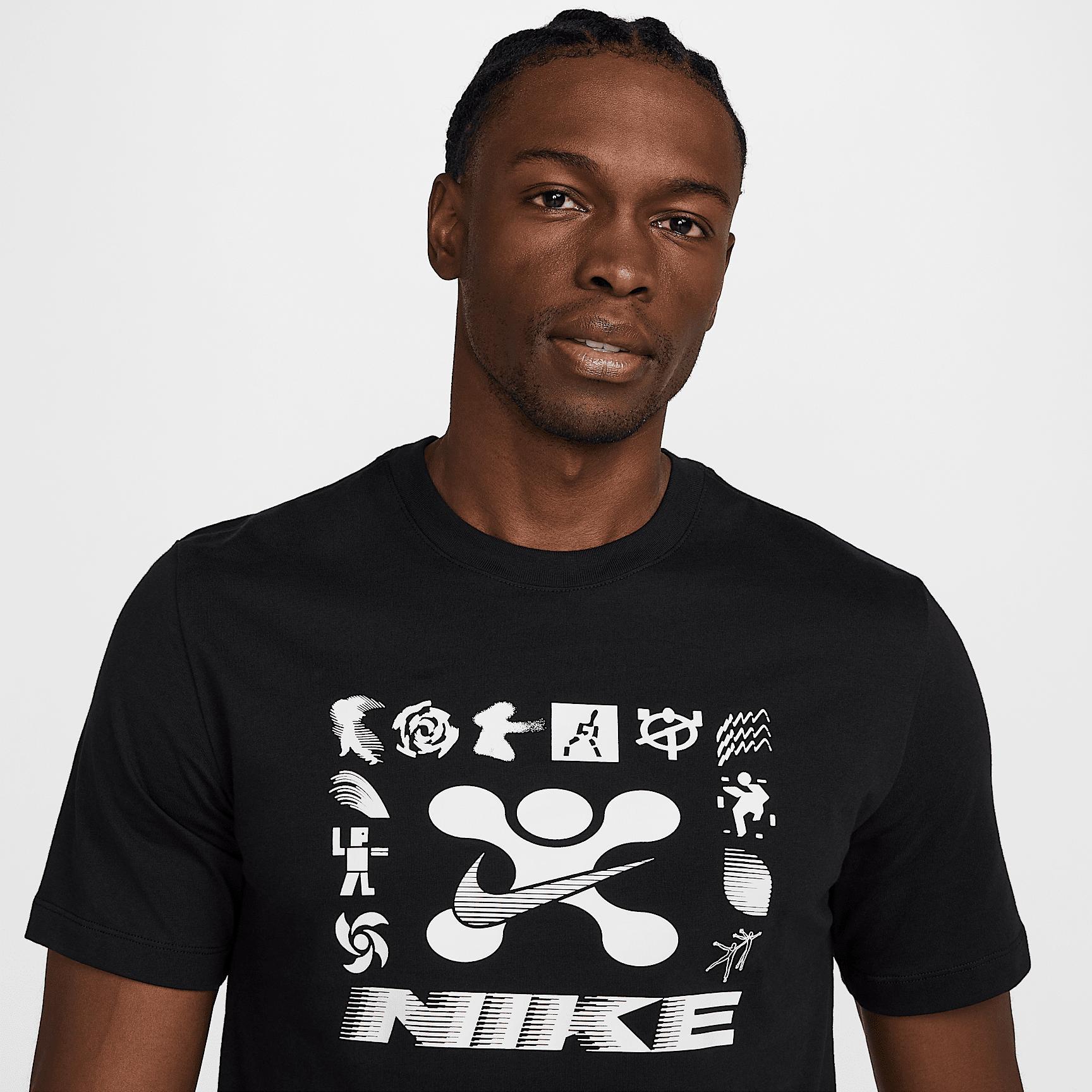 Nike Men's Fitness T-Shirt Product Image