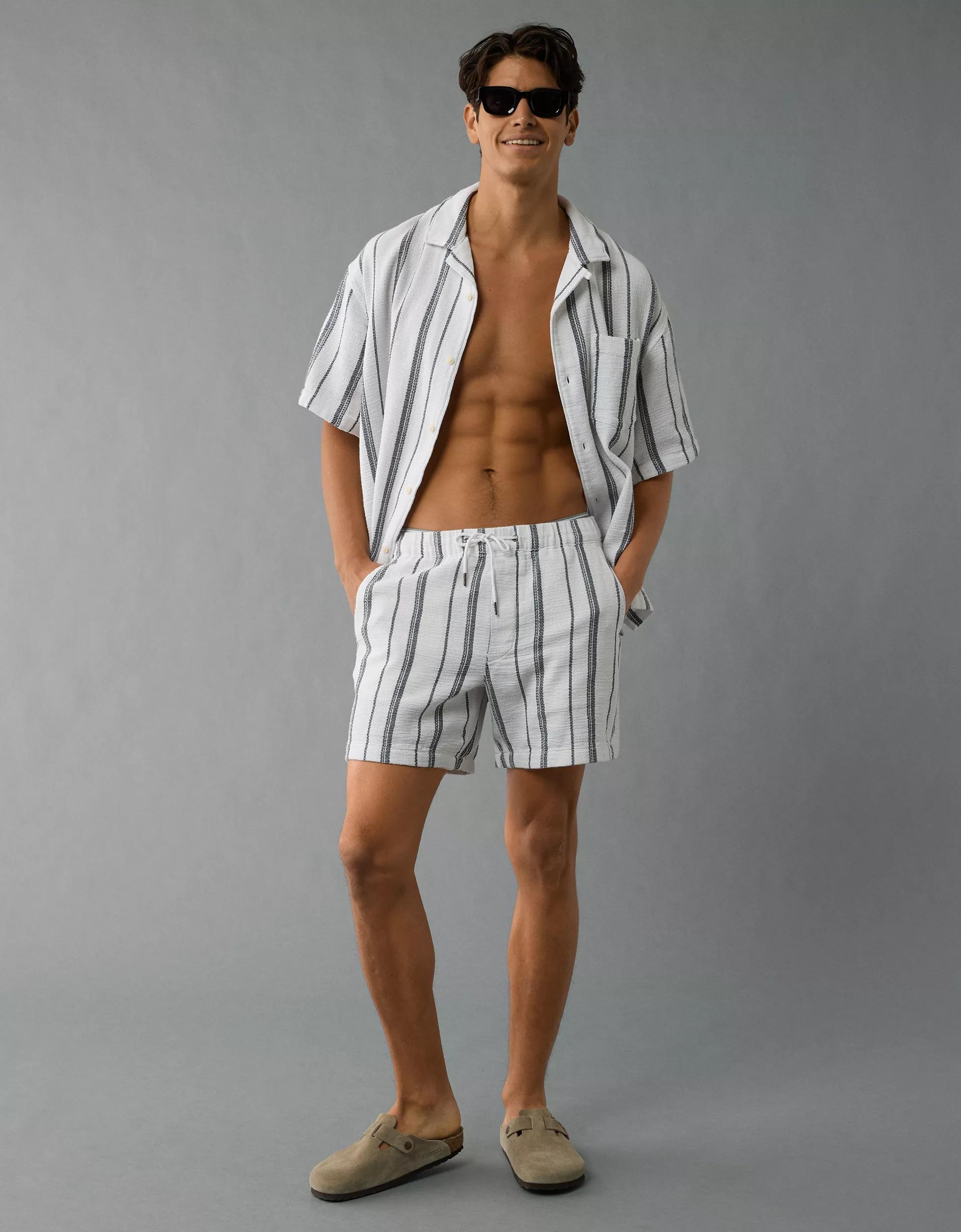 AE 7" Lived-In Trekker Short Product Image