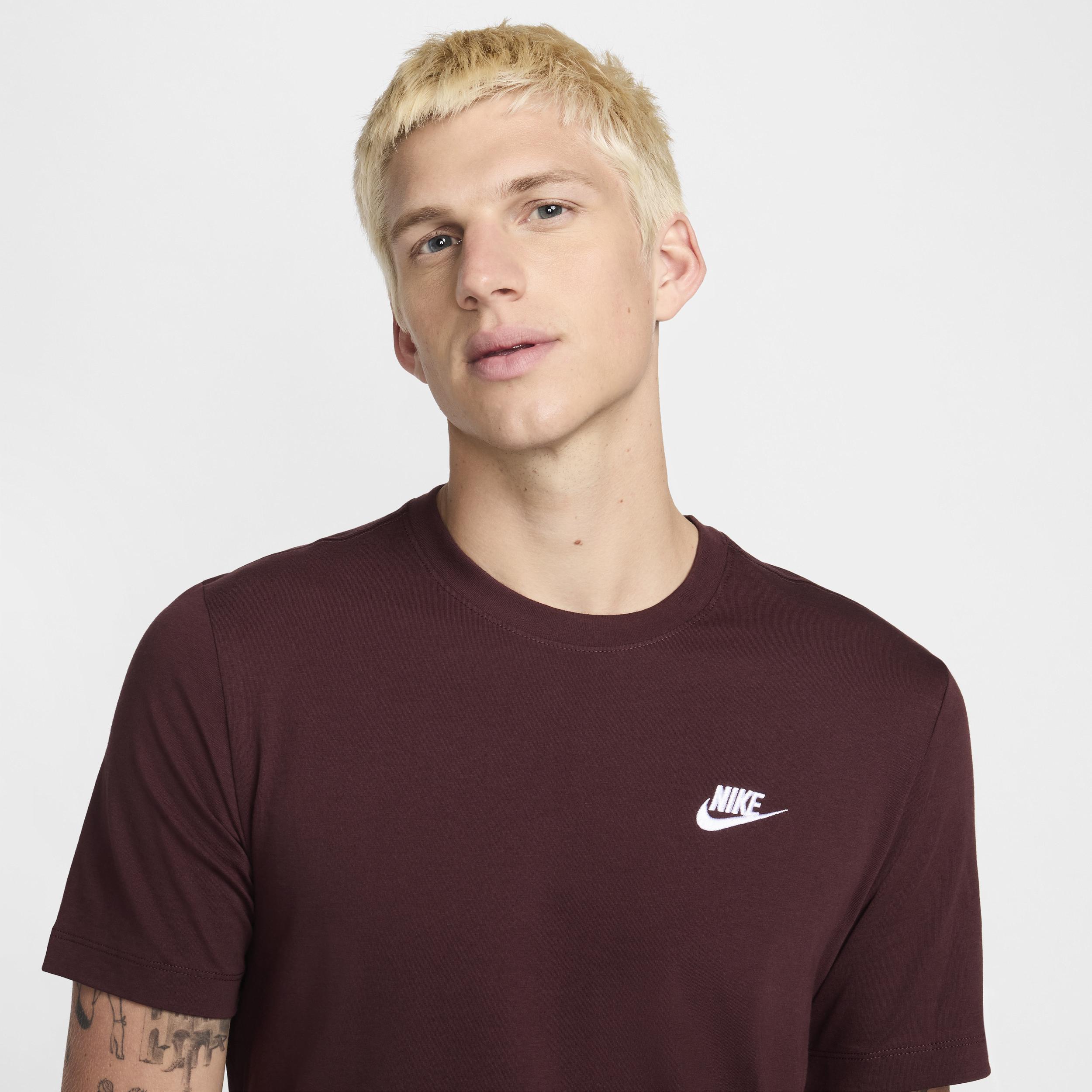 Men's Nike Sportswear Club T-Shirt Product Image