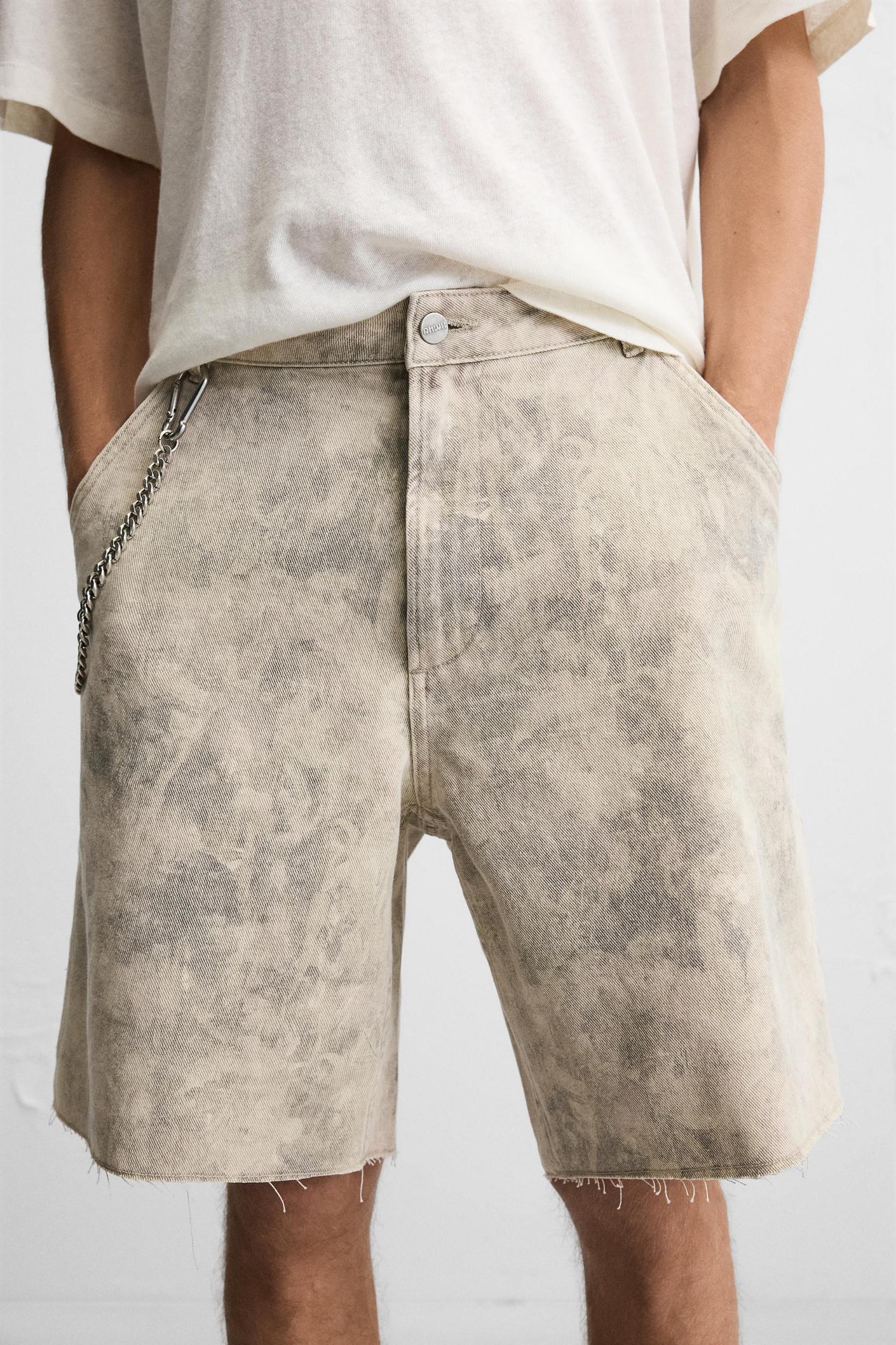 ABSTRACT PRINT CARPENTER POCKET SHORTS Product Image