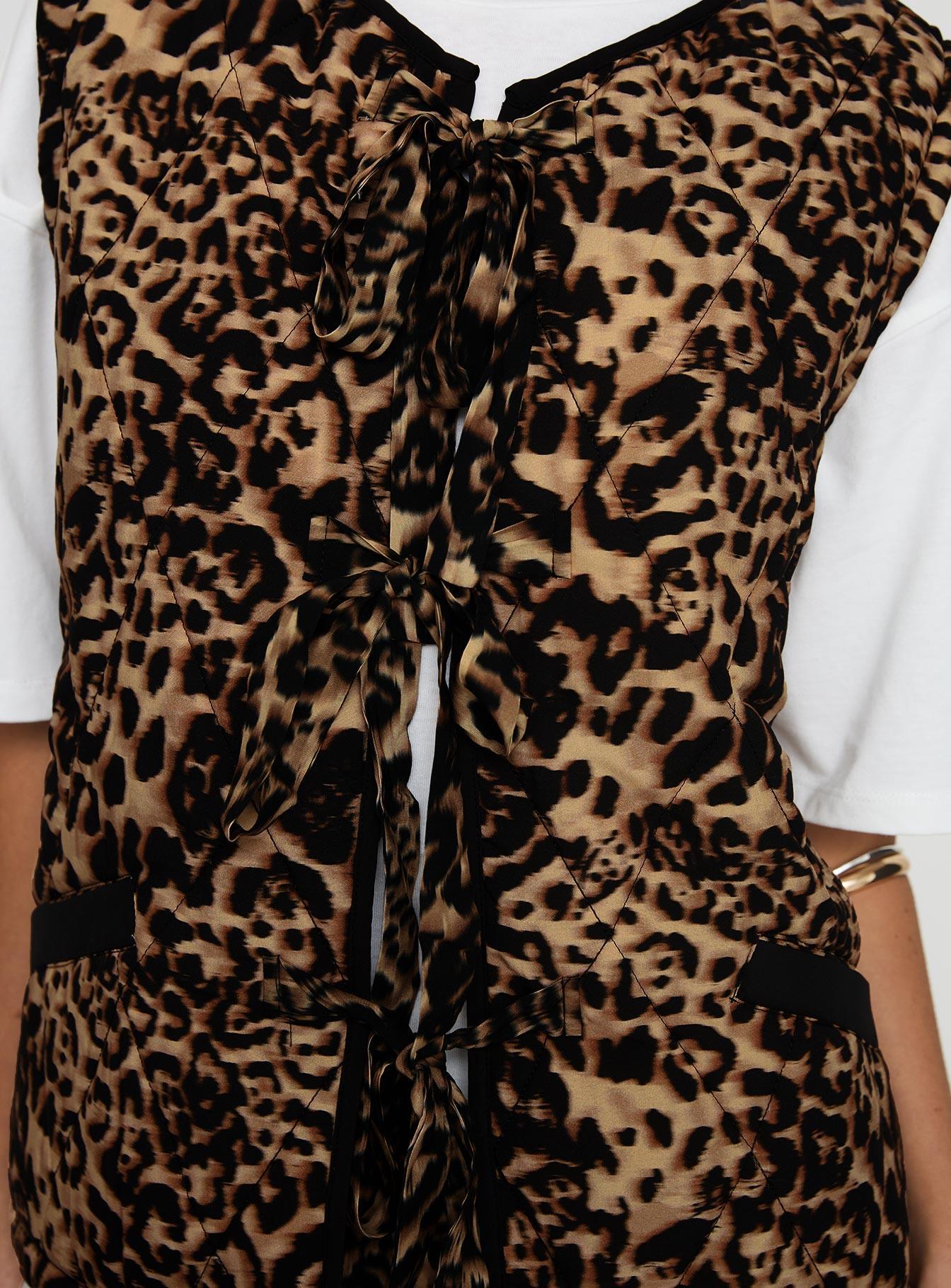 Samual Quilted Vest Leopard Product Image