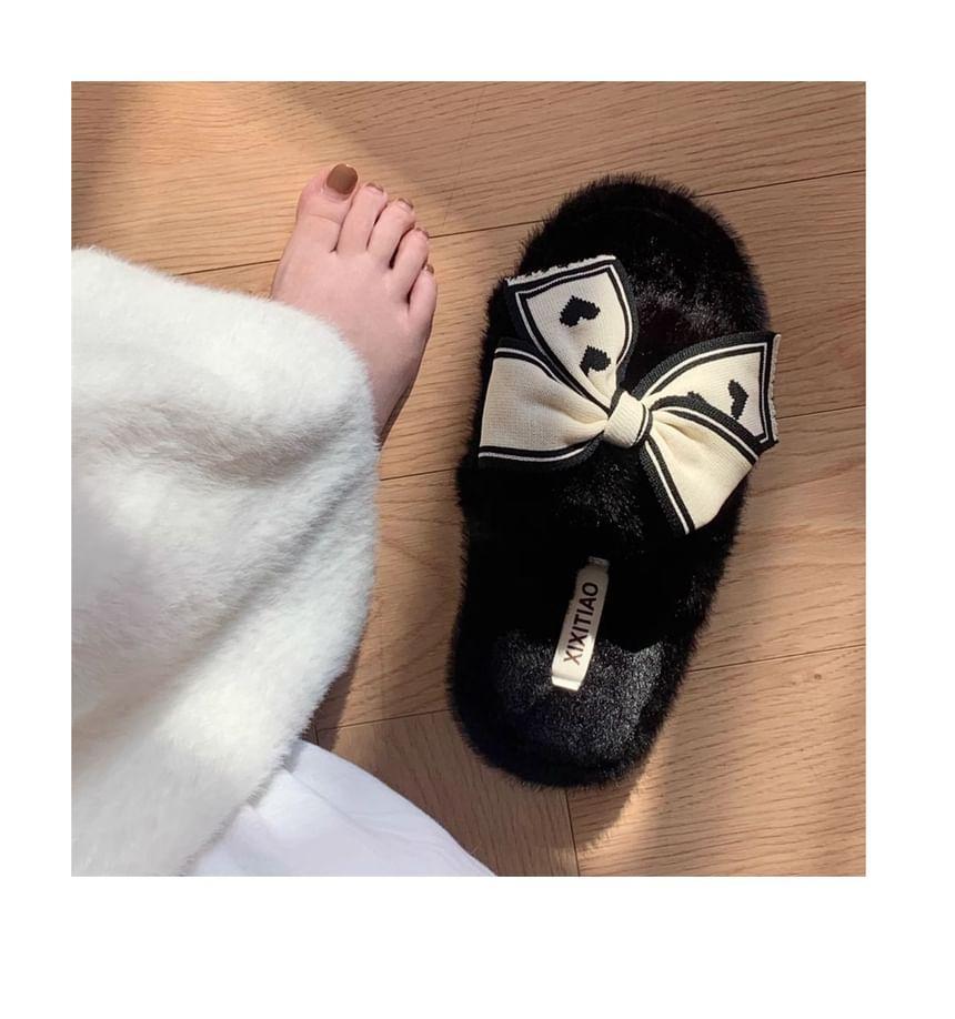 Fluffy Heart Print Bow Slippers Product Image