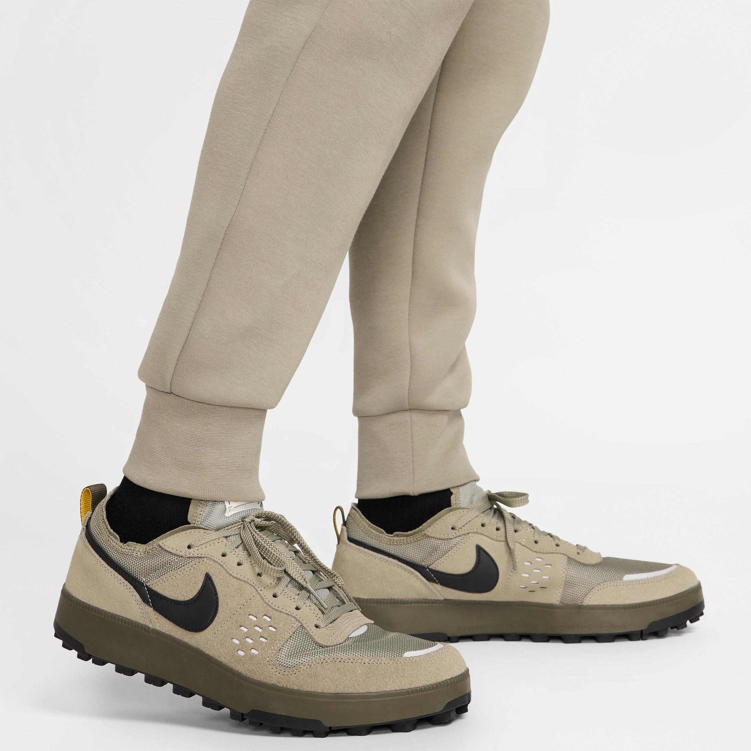 Nike Men's Tech Fleece Jogger Pants Product Image